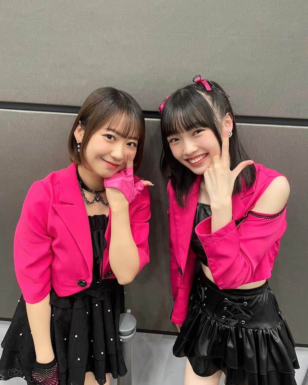 山﨑愛生さんのインスタグラム写真 - (山﨑愛生Instagram)「. 今回のシングル＆2023年 ラスト☆チェキ・トーク・サイン会 皆さん、ありがとうございました✨✨ 楽しかった〜😆  📷 ♡左利きコンビ💜💚 leftのLを左手で作りました！ @miki_nonaka.official #野中美希   ♡15期🍓 @rio_kitagawa.official #北川莉央  @homare__okamura.official #岡村ほまれ   ♡きめきめいりー💚🤎 @morningmusume_official #櫻井梨央   #山﨑愛生 #パンダさんパワー  #モーニング娘 #モーニング娘23  #morningmusume23」12月9日 22時02分 - mei_yamazaki.official