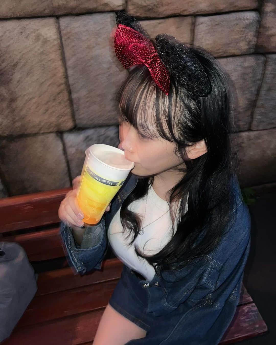 奥村梨穂さんのインスタグラム写真 - (奥村梨穂Instagram)「笑っていてよ私の前で優しいキスをして。 これが最後のわがままだよ。」12月9日 22時07分 - riho_okumura_official