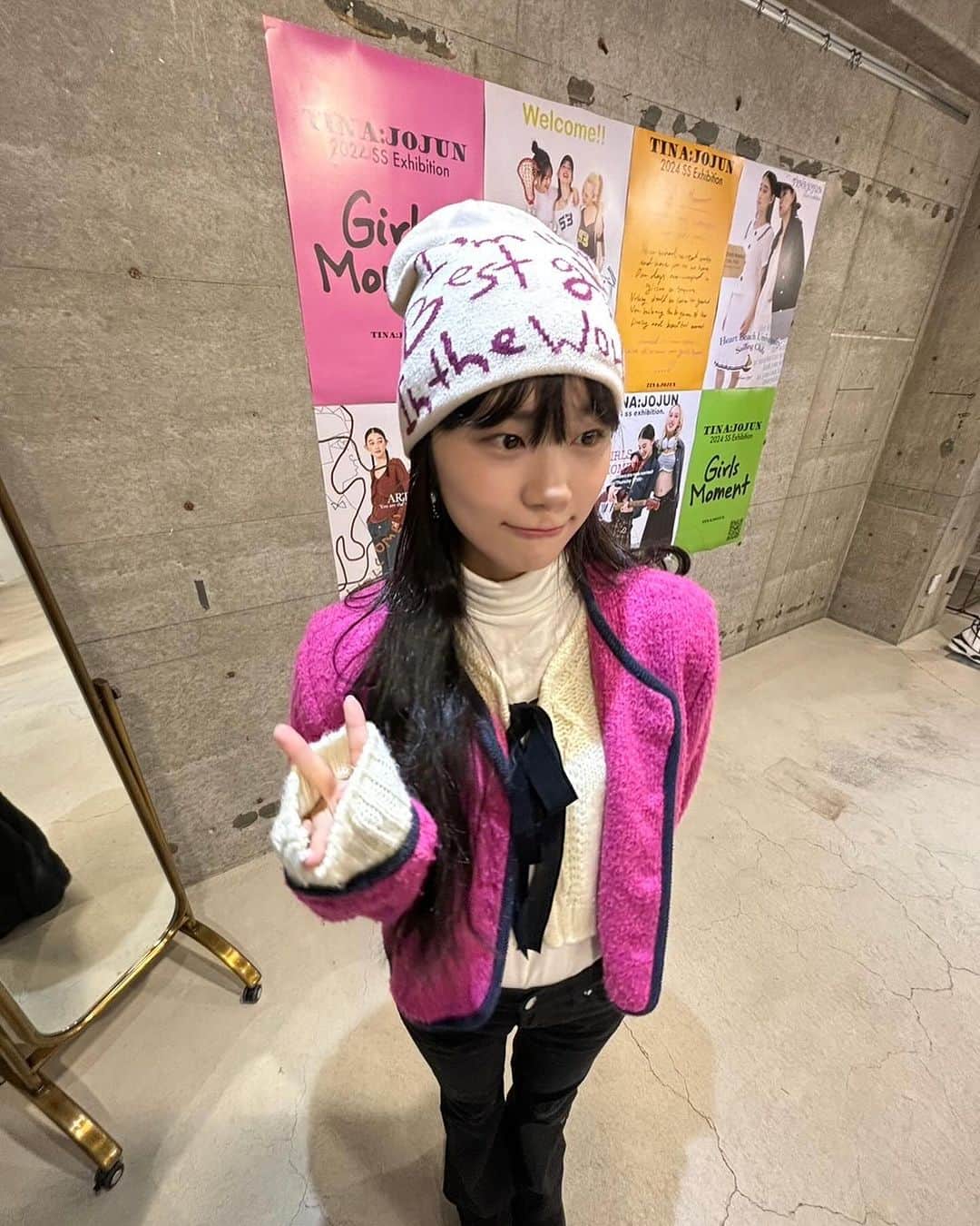 Janeぜうんのインスタグラム：「TINA:JOJUN 2024 SS Girls Moment🎀🎸#invited コン・ユ俳優の「あそこからこの列の商品全部ください」みたいな台詞言いたくなるほど素敵な春服ばかりでした。 ちなみにあのbeanieが激推しで来年の春着るの楽しみでっす👄 Thank you @airi_jb1212 @tina_jojun 🤍💗 #tinajojun #24ss #tokyo #fyp」