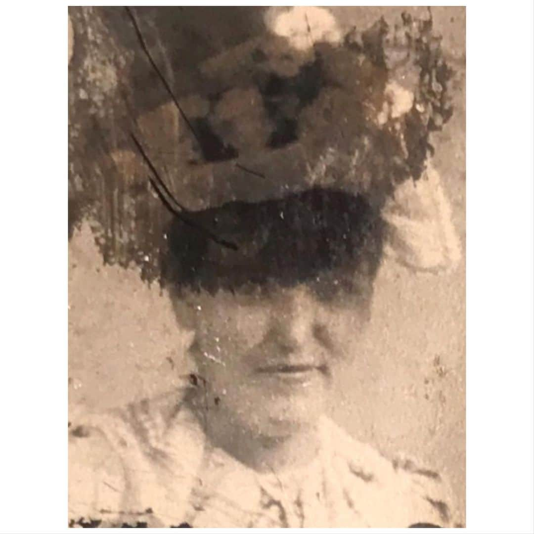 マット・ディロンさんのインスタグラム写真 - (マット・ディロンInstagram)「Bisnonna! Great grandmother in oil. By M.Dillon」12月9日 22時21分 - mattdillon