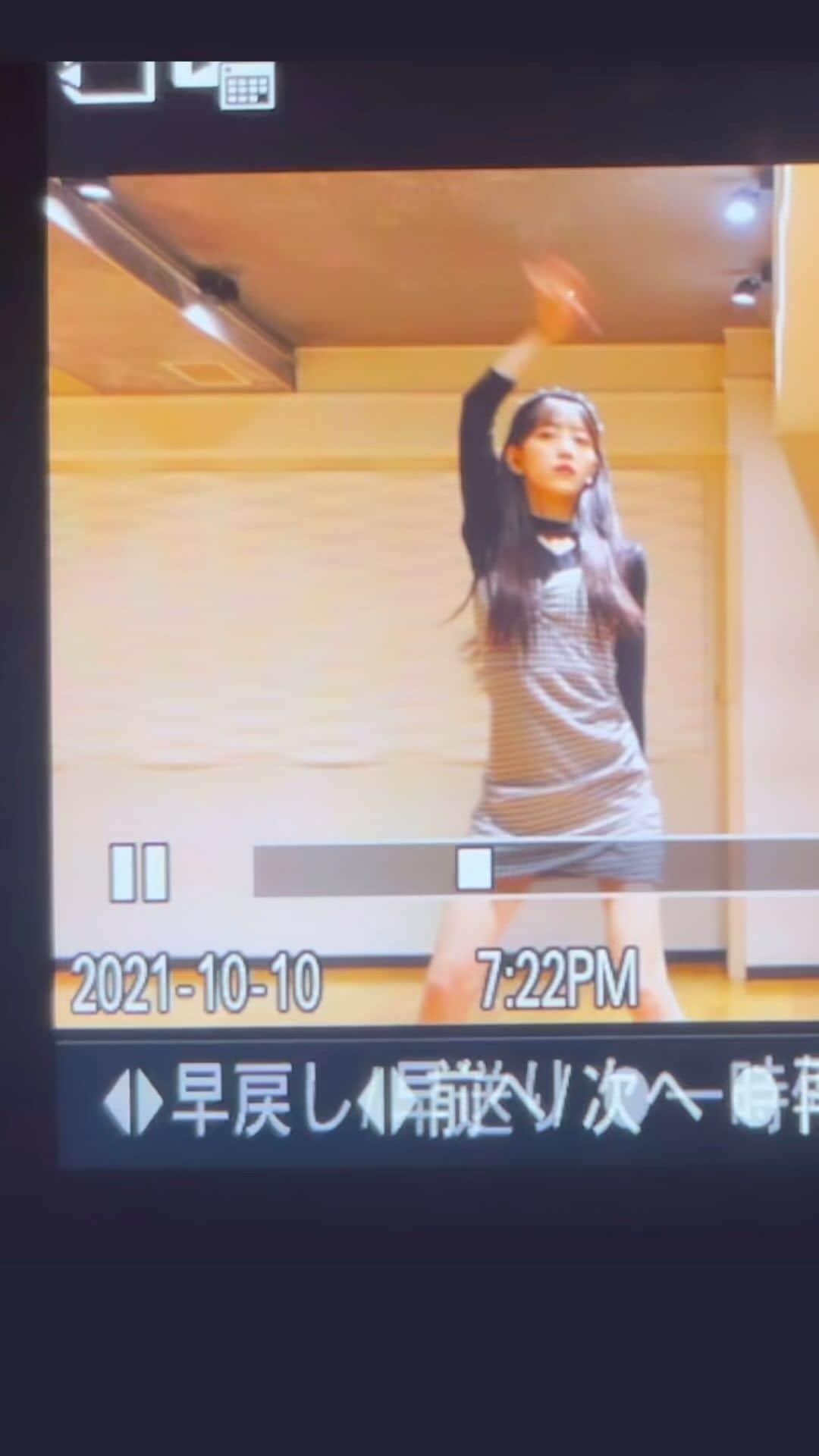 堀未央奈のインスタグラム：「IZ*ONEの曲って いい曲ばっかりだったな〜❄️🤍  やっぱりダンス楽しいし汗かけていい🎀  次はどの曲をやろう？💘  #izone #sequence #dance」