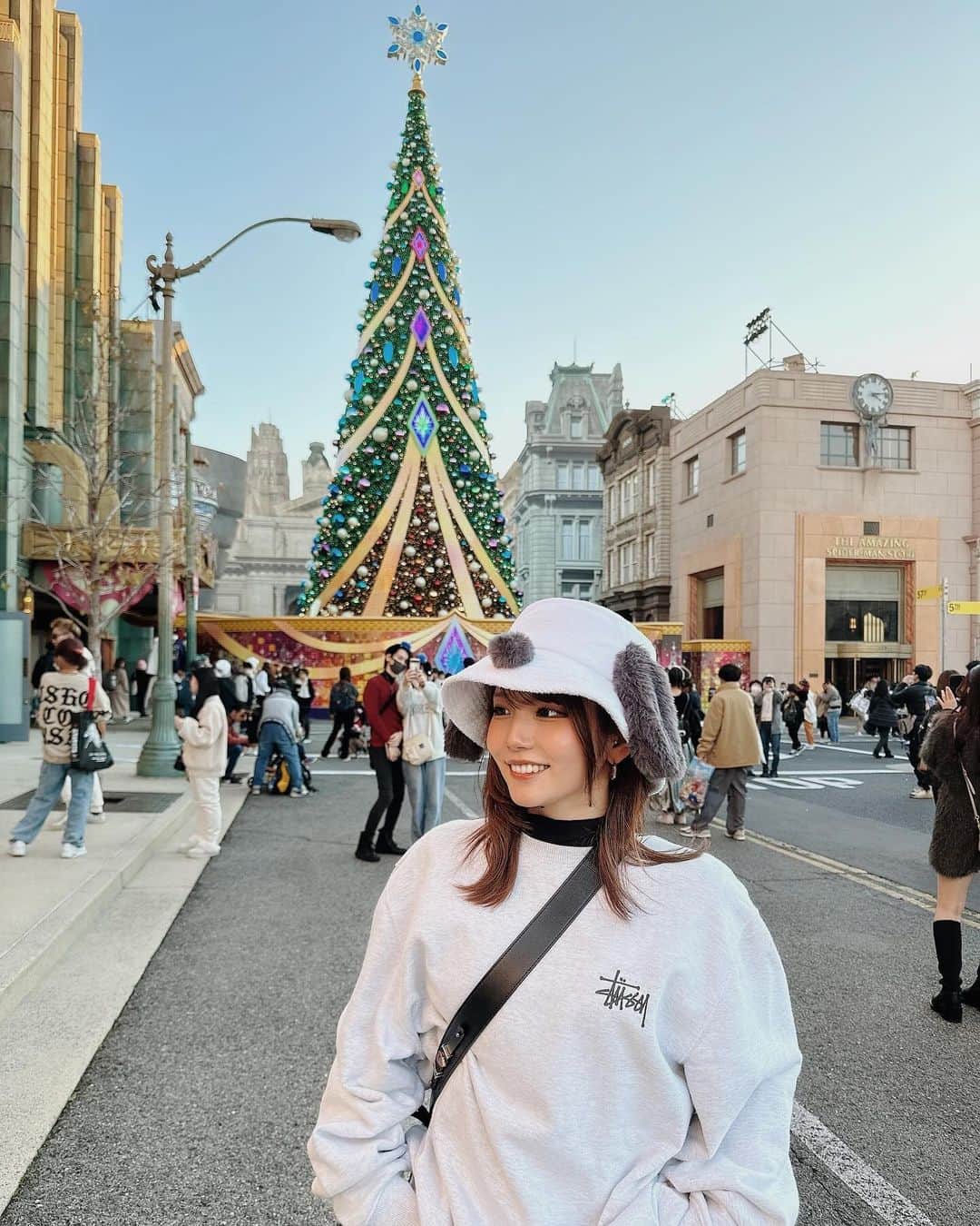 かのあい。のインスタグラム：「さっき投稿消してしまった、 ので、もう１回！！ この間ユニバ行った写真〜🩶. . #usj #ユニバ」