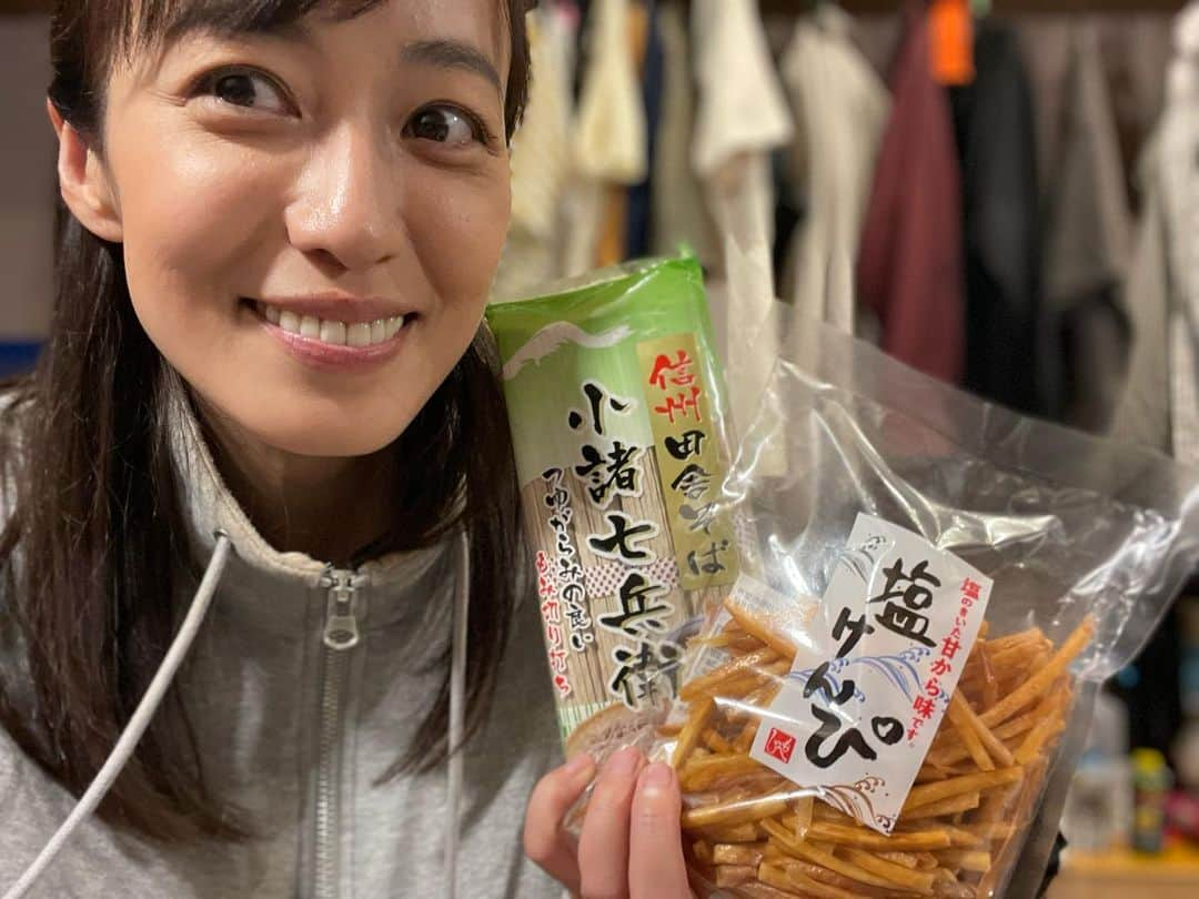 及川奈央さんのインスタグラム写真 - (及川奈央Instagram)「#トコトンいじはり 9日目へ御来場くださった皆様、ありがとうございました！  残り1回千穐楽を残すのみとなりました。  最後まで涼子として大黒湯に居られる時間を噛み締めます。 お客様に心温まっていただけますように。  明日10日(日)下北沢小劇場B1にて 御来場を心よりお待ちしております❁*.ﾟ」12月9日 22時23分 - naooikawa