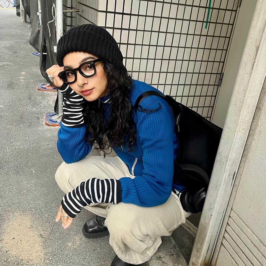 蒼葉えるさんのインスタグラム写真 - (蒼葉えるInstagram)「真っ青な服あんまり持ってないから新鮮🥸💙  #えるのふく🥟 で #pr #blkby」12月9日 22時44分 - l_aoba