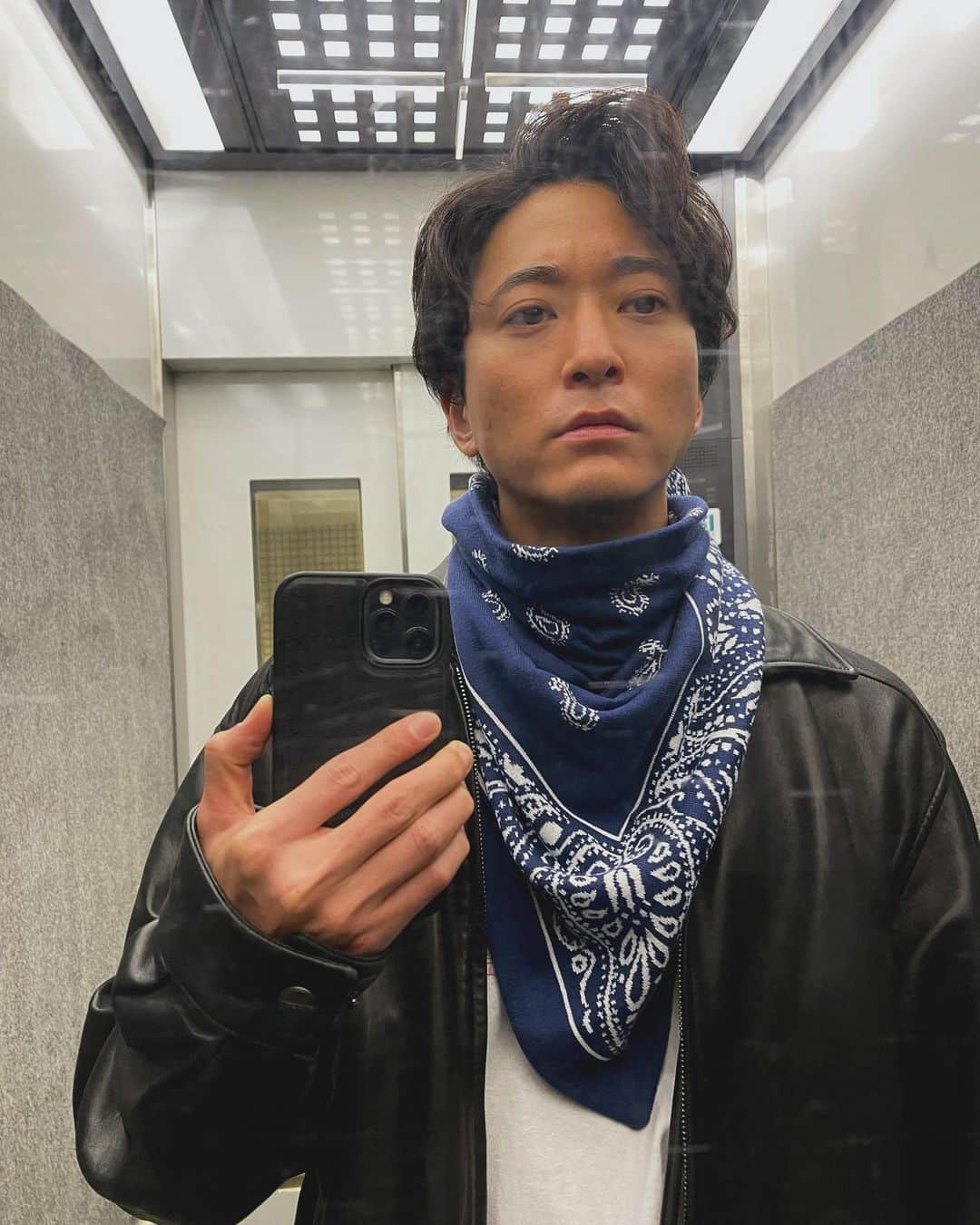 浅香航大のインスタグラム：「下手くそ笑  #magicstick_tyo」