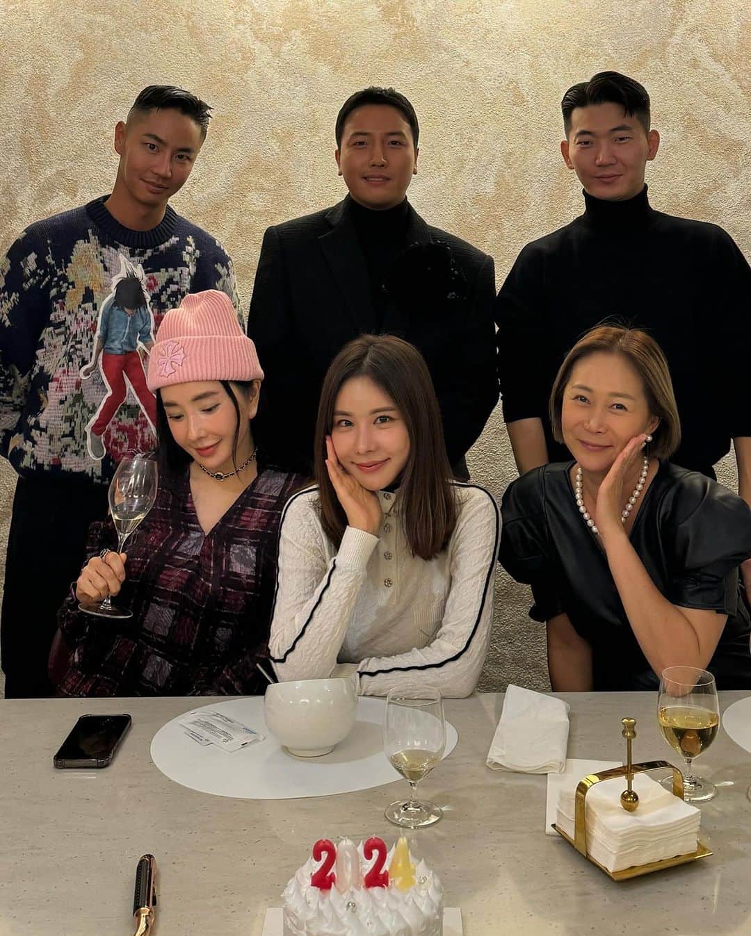 キム・ジュニさんのインスタグラム写真 - (キム・ジュニInstagram)「좋은 사람들 곁에서 나도 좋은 사람이 되고 싶게 하는 가족같은 나의최애 부부모임🤍 내년에도 건강하고 행복하자요!」12月9日 22時59分 - evajunie