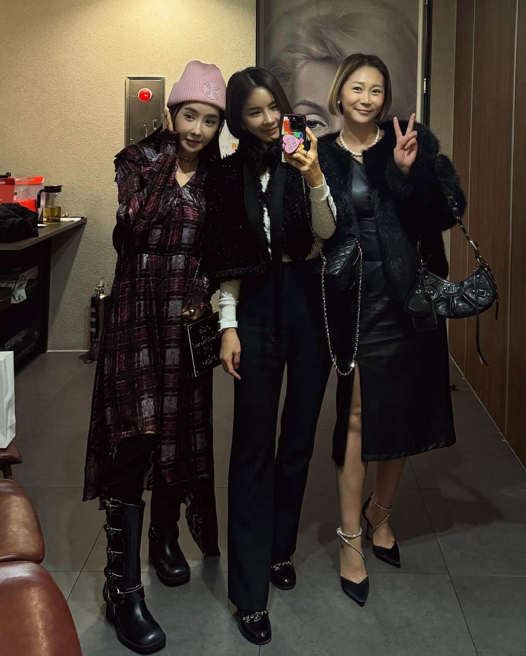 キム・ジュニさんのインスタグラム写真 - (キム・ジュニInstagram)「좋은 사람들 곁에서 나도 좋은 사람이 되고 싶게 하는 가족같은 나의최애 부부모임🤍 내년에도 건강하고 행복하자요!」12月9日 22時59分 - evajunie