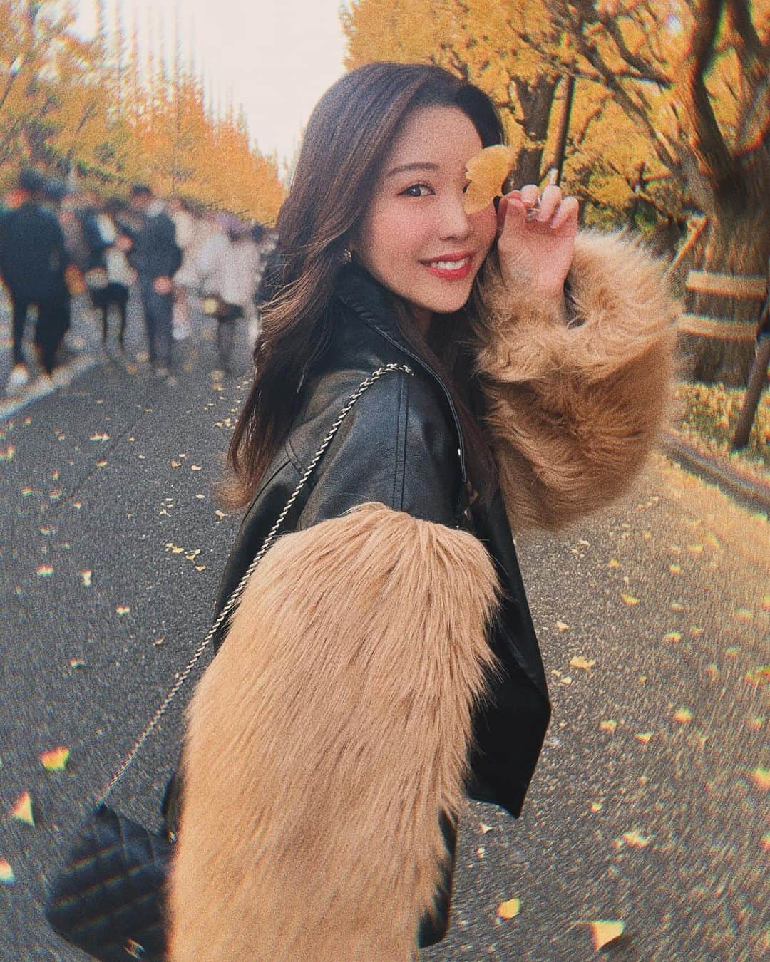 大山愛未のインスタグラム：「🍁🎂🩵🌲🌈🦪」