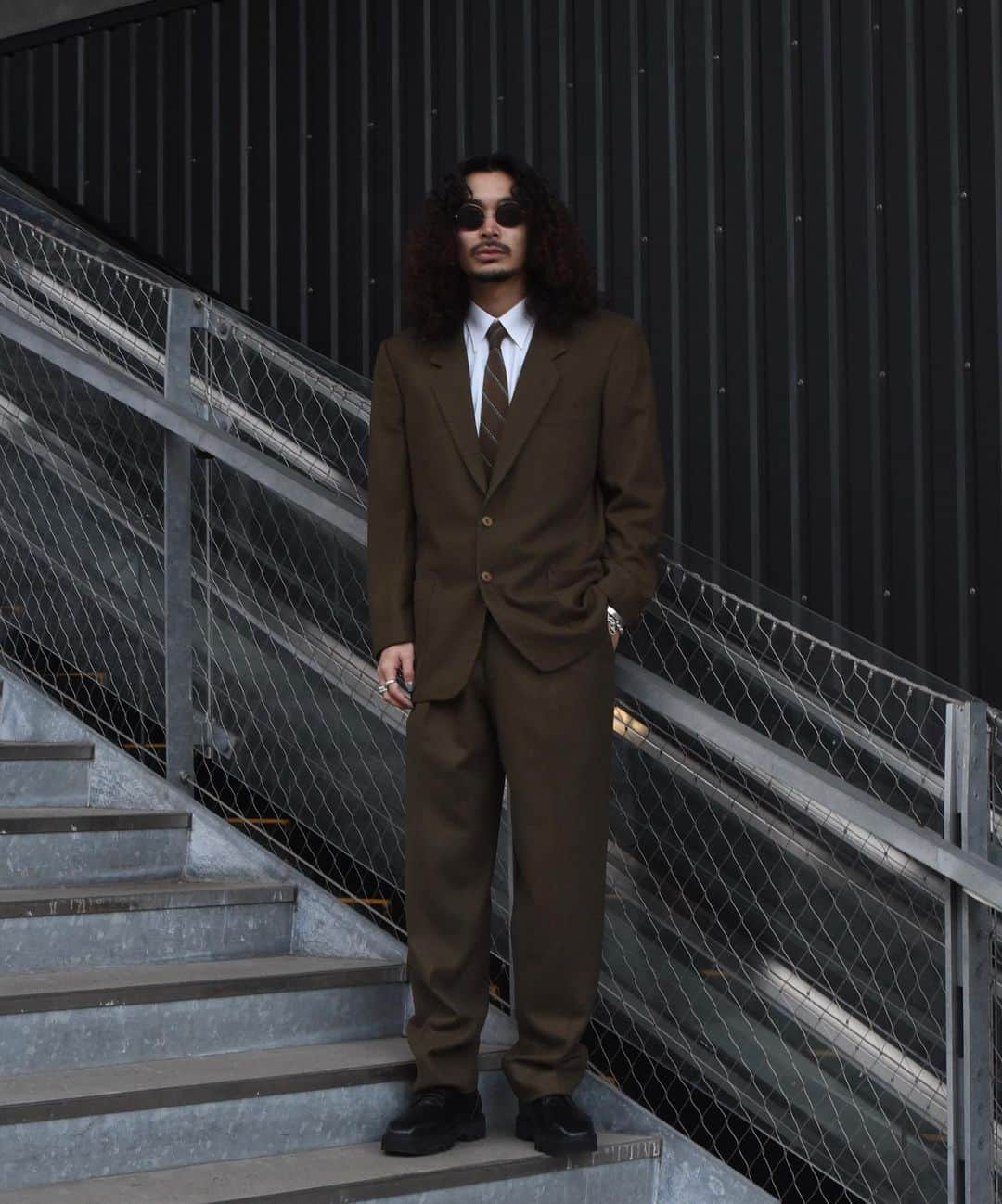 dudeのインスタグラム：「・ ・ 【 Pick Up Styling 】 ・ Christian Dior - 90's 2B Tailored Setup ・ 着用モデル: @tomizawaaaaaa 185cm ・ こちらの商品はdudeアカウントプロフィールのURL「dude online」より通販可能な商品となっております。 ・ スタイリングを中心に更新している @dude_harajuku・ 日常・お客様・アイテム等を発信する @dude_harajuku_daily・ どちらのアカウントも是非フォロー宜しくお願い致します。 ・ ・」