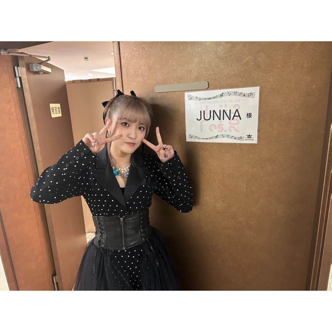 JUNNAさんのインスタグラム写真 - (JUNNAInstagram)「『30th Anniversary Yuki Kajiura LIVE vol.#19 -Kaji Fes.2023-』DAY2、ありがとうございました🎤  改めて、30周年、おめでとうございます👏🏻  梶浦さんの楽曲に出会って、新しい私を見つけることができました。こうやって、30周年を一緒にお祝いすることができて、光栄です🫶🏻  素敵すぎる時間をありがとうございました！！！！！」12月9日 23時19分 - junnarockyou