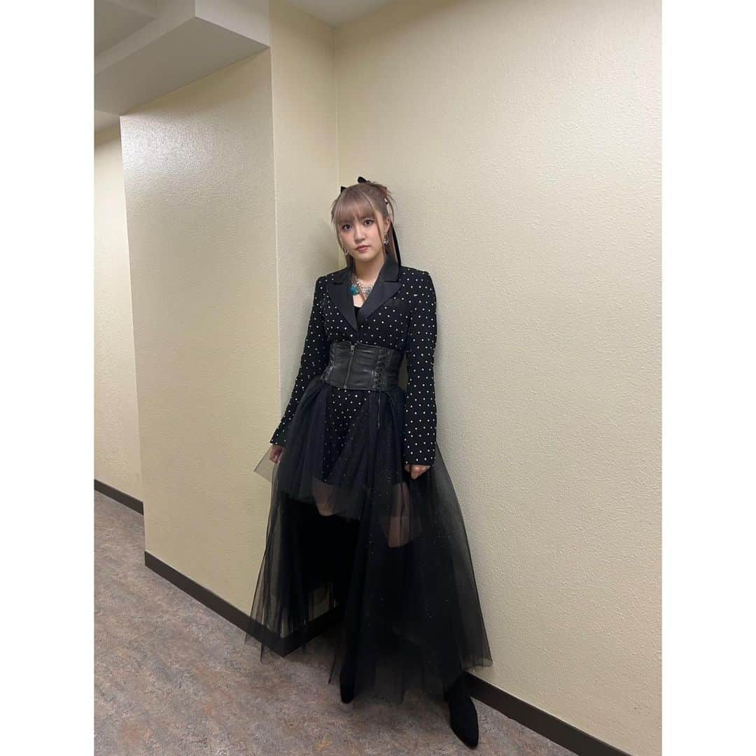 JUNNAさんのインスタグラム写真 - (JUNNAInstagram)「『30th Anniversary Yuki Kajiura LIVE vol.#19 -Kaji Fes.2023-』DAY2、ありがとうございました🎤  改めて、30周年、おめでとうございます👏🏻  梶浦さんの楽曲に出会って、新しい私を見つけることができました。こうやって、30周年を一緒にお祝いすることができて、光栄です🫶🏻  素敵すぎる時間をありがとうございました！！！！！」12月9日 23時19分 - junnarockyou