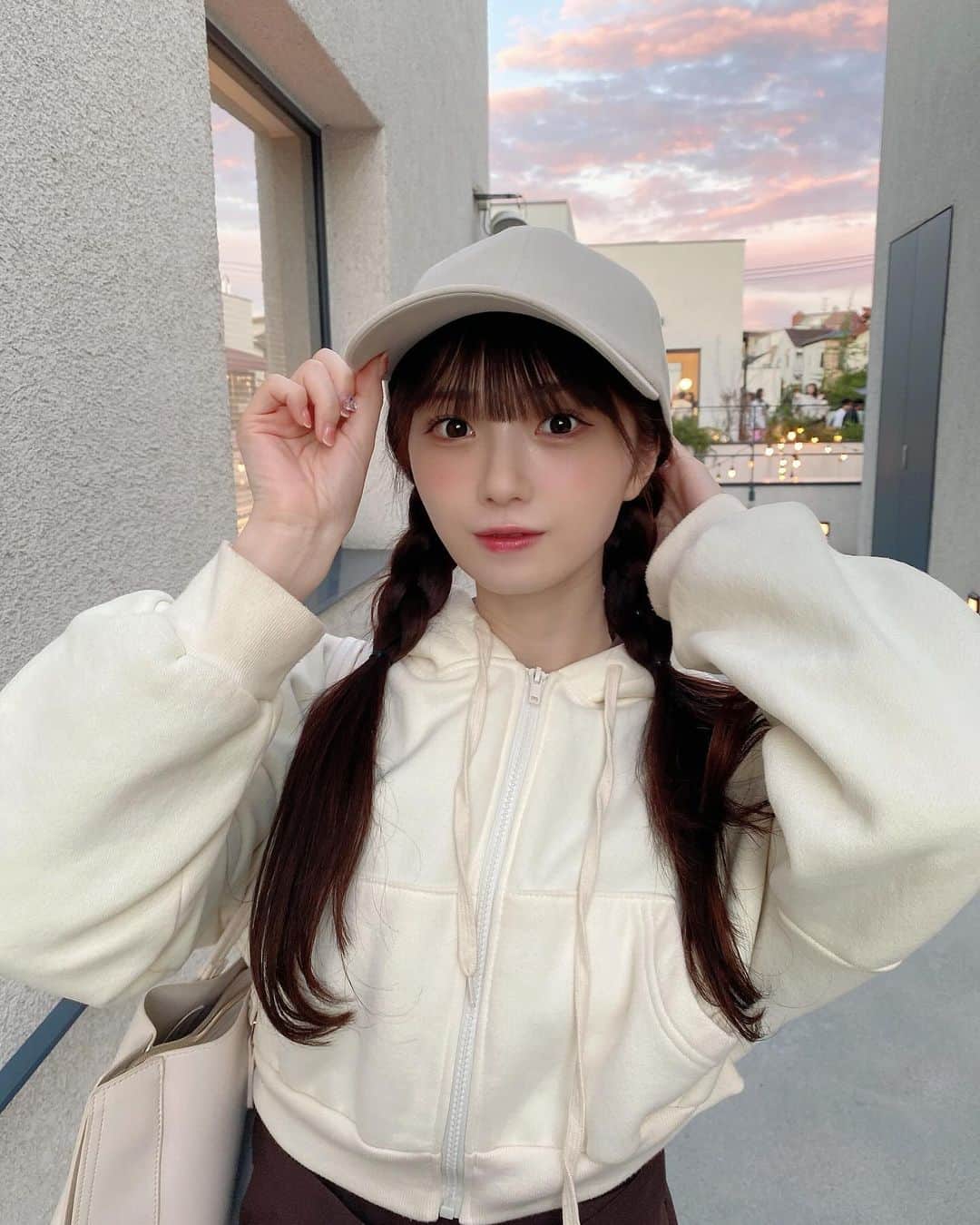 菅波美玲さんのインスタグラム写真 - (菅波美玲Instagram)「三つ編みした日✧︎*。」12月9日 23時30分 - suganami_mirei_