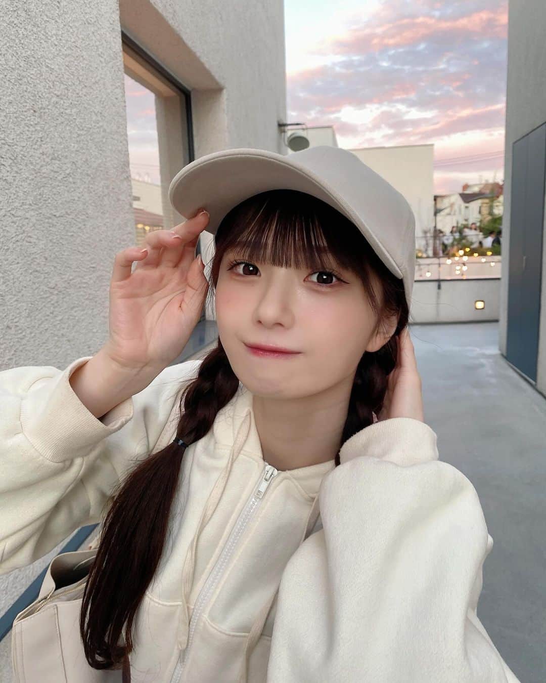 菅波美玲さんのインスタグラム写真 - (菅波美玲Instagram)「三つ編みした日✧︎*。」12月9日 23時30分 - suganami_mirei_