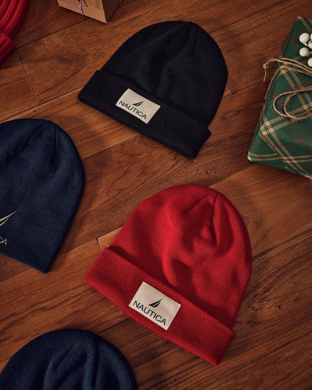 ノーティカのインスタグラム：「Our winter clearance is here❄️ grab gifts for the entire family and shop up to 70% off now.」