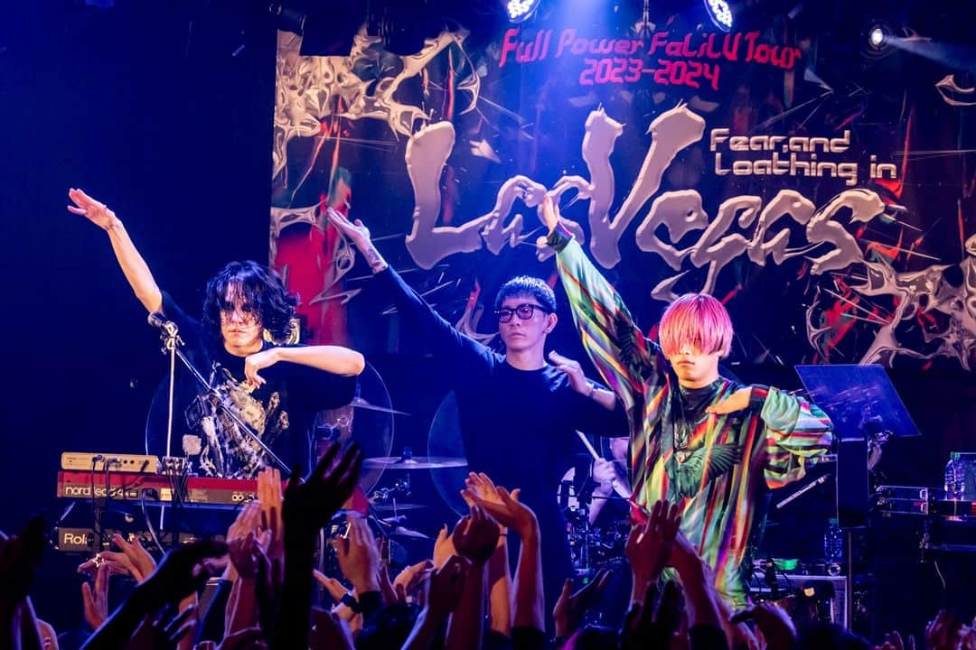 Fear, and Loathing in Las Vegasさんのインスタグラム写真 - (Fear, and Loathing in Las VegasInstagram)「仙台ってなんでこんなに元気なんやろ！！ みんなすごいエネルギッシュで元気もらった！ いい声いっぱい聞かせてくれてありがとう！  #FULLPOWERFALILVTOUR #SENDAI #FearandLoathinginLasVegas #ライブ写真 #LIVEPHOTO  Photo by Viola Kam (V'z Twinkle)  /So」12月9日 23時59分 - falilv_official