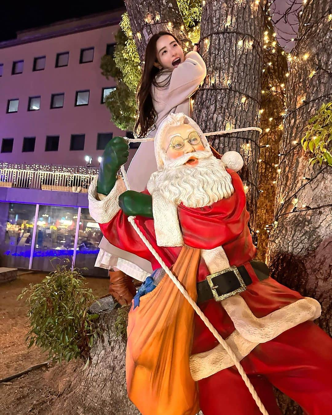 齊藤家澄さんのインスタグラム写真 - (齊藤家澄Instagram)「#xmasmarket  #xmas  #illumination  #santa  #🎅 #🧑‍🎄  #🎅🏻  #🦌  #クリスマスマーケット福岡」12月10日 0時28分 - kanchi_w