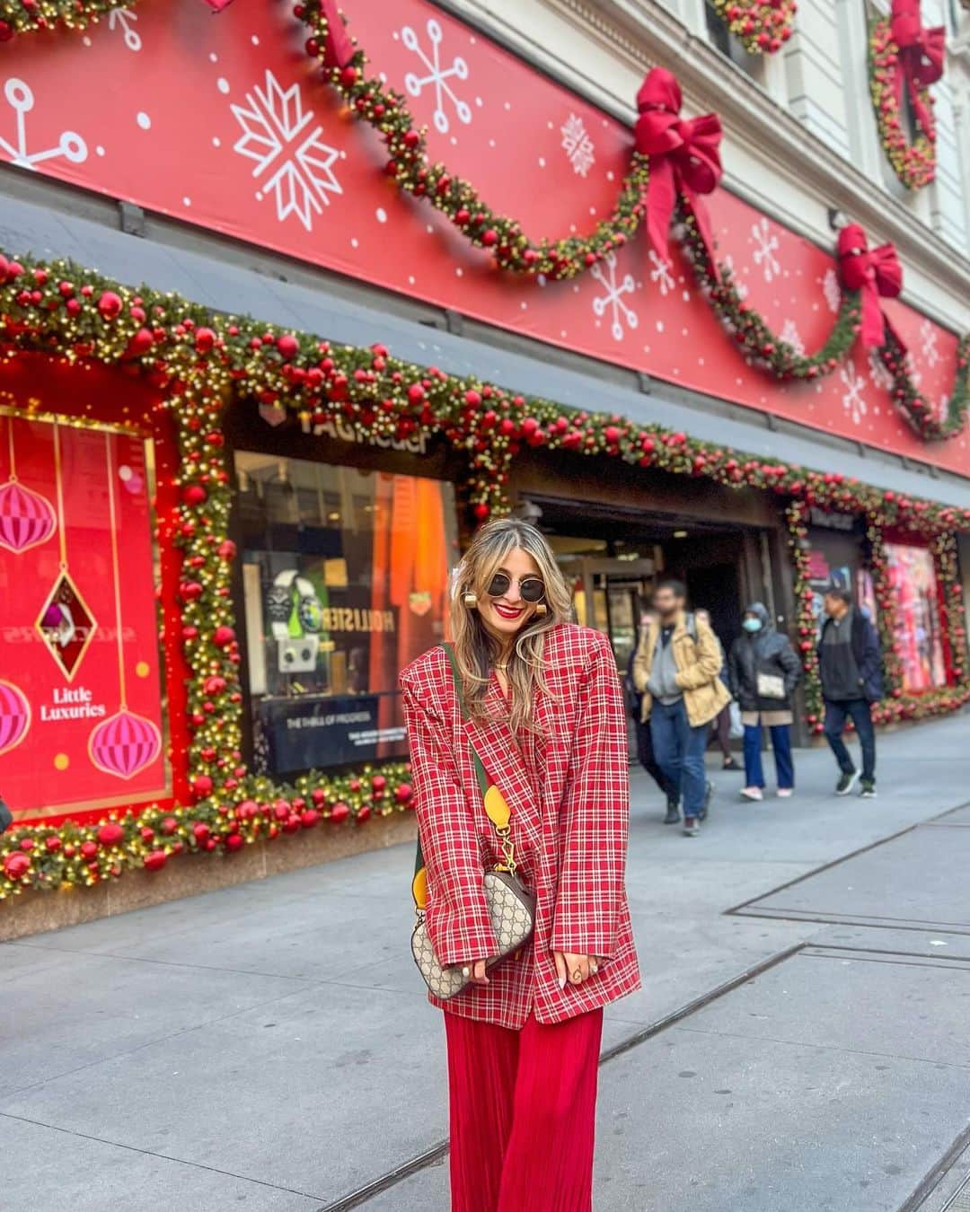 Macy'sのインスタグラム：「Here’s the festive ‘fit you need this #holiday season: a plaid and satin combo. @sanaashrafmomin shows you how to get the look. ❤️#MacysStyleCrew #MacysBackstageFinds」