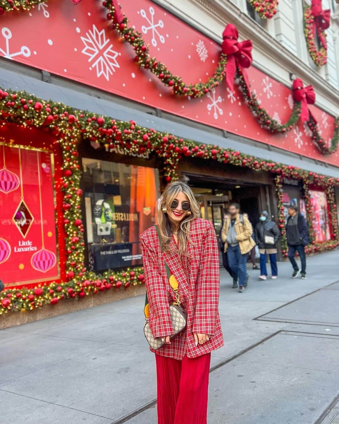 Macy'sのインスタグラム：「Here’s the festive ‘fit you need this #holiday season: a plaid and satin combo. @sanaashrafmomin shows you how to get the look. ❤️#MacysStyleCrew #MacysBackstageFinds」