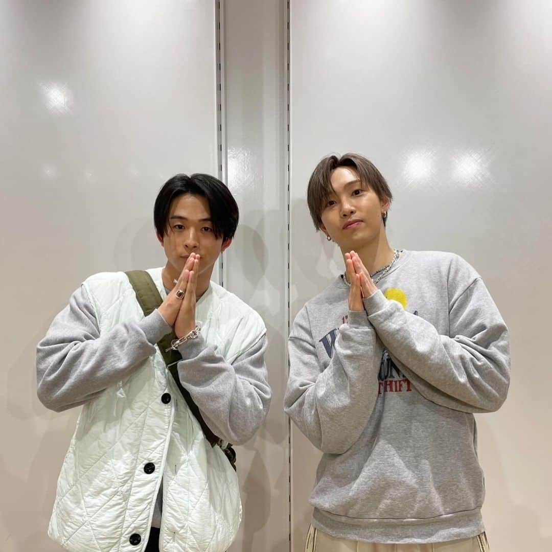 FANTASTICS from EXILE TRIBEさんのインスタグラム写真 - (FANTASTICS from EXILE TRIBEInstagram)「. 皆さん 『SNS拡散祭』応援ありがとうございました！ 2人なりの面白いエンタメをすることができましたし、こんな僕たちを最後まで応援してくれてありがとうございましたー！  優勝した2人おめでとー！  なつなつ  #ファンタSNS拡散祭  #FANTASTICS  #FANTASTICROCKET  #澤本夏輝  #堀夏喜  #予算がなくても愛があれば大丈夫」12月10日 0時36分 - fantastics_fext