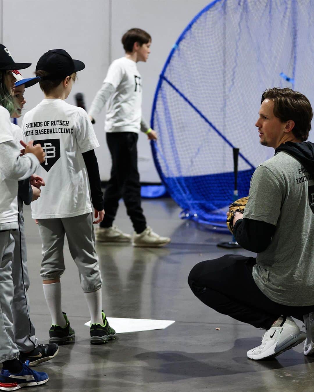 MLBさんのインスタグラム写真 - (MLBInstagram)「@AdleyRutschman was leading the fun for 125 kids at the Friends of Rutsch Youth Baseball Clinic in partnership with @FriendsofBaseball in his hometown of Portland, OR on Saturday.」12月10日 10時16分 - mlb
