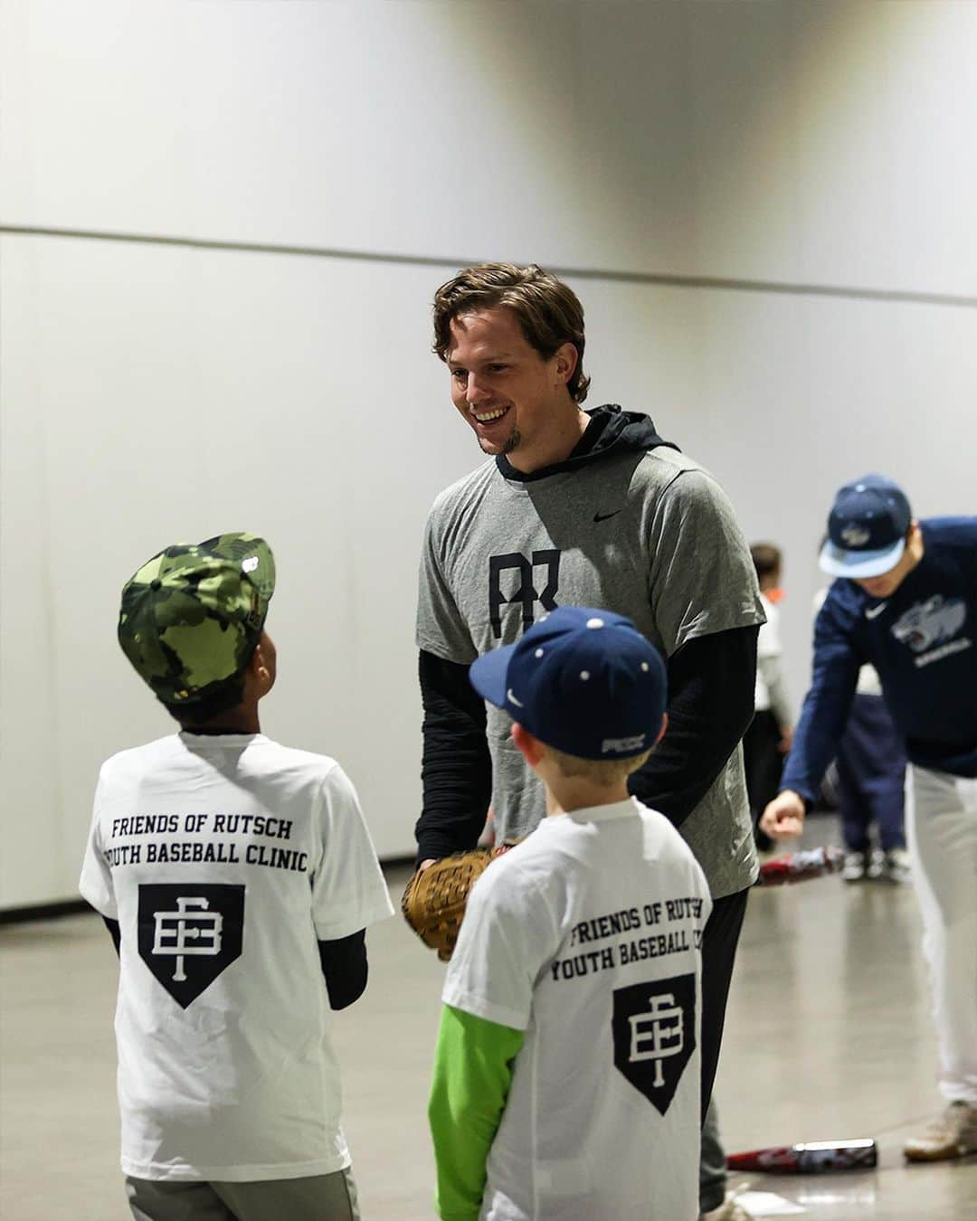 MLBさんのインスタグラム写真 - (MLBInstagram)「@AdleyRutschman was leading the fun for 125 kids at the Friends of Rutsch Youth Baseball Clinic in partnership with @FriendsofBaseball in his hometown of Portland, OR on Saturday.」12月10日 10時16分 - mlb