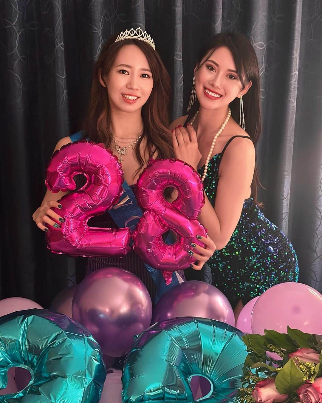 嘉瀬美月さんのインスタグラム写真 - (嘉瀬美月Instagram)「🫧💜💗👑💗💜🫧 ⁡ ┈┈┈┈┈┈┈┈┈┈┈┈┈┈┈┈┈┈┈┈ ⁡ ⁡ ⁡ 幼馴染みおちゃんの誕生日を アメリカ行った時にお祝いしてきた🇺🇸 ⁡ もう25年も一緒にいるね。 一緒にルームシェアしてた時期もあるし、 もはや家族なんじゃない🙃✌️ ⁡ 28歳も一緒に楽しい1年にしような！！！！ ⁡ ⁡ @mio_show  ⁡ ⁡ #誕生日会 #Birthday #Happybirthday #幼馴染 #誕生日女子会 #幼馴染会 #アメリカ旅行 #ロサンゼルス旅行 #clarionhotel #clarionhotelanaheim ⁡ ⁡ ┈┈┈┈┈┈┈┈┈┈┈┈┈┈┈┈┈┈┈┈」12月10日 10時43分 - meeeeetamm