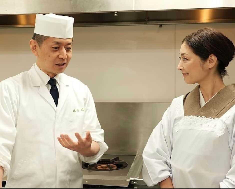 常盤貴子さんのインスタグラム写真 - (常盤貴子Instagram)「京都画報 新年・寿ぎの京おせち ー名料亭の祝い膳ー  「京都のおせち文化」をテーマにハレの日を彩るおせちの本来の意味、味を探ります✨  白味噌のお雑煮の作り方は、特に感動的でした！！ 東京に戻ってすぐに作ってみたほど。 お正月が楽しみになってきますねぇ💕  大好きなカフェのコーナーは、いつも人気の「市川屋珈琲」さん。  #京都画報  @gionmaruyama  @kinobu_official  @kantoya_kyoto  @ichikawayacoffee   #てへへ  #kbs京都 での放送は #終わっちゃってるんでやんすね #てへへへへ  #安心してください  #今日は @tokyomx.9ch  #12月11日には @bs11_kyoto  #まだ2回もチャンスがありますから〜 #てへへへへへへ」12月10日 11時00分 - takakotokiwa_official