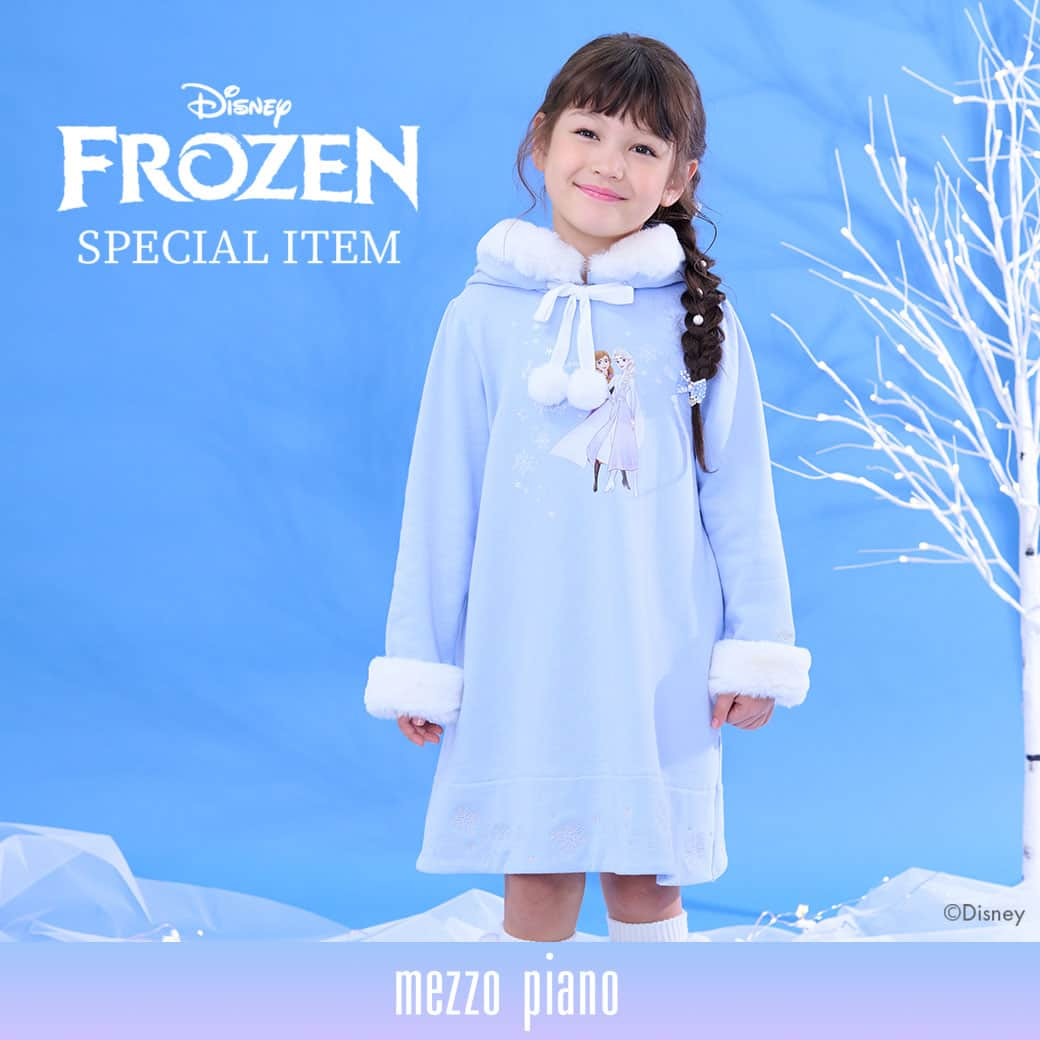 mezzo pianoのインスタグラム：「❄️SPECIAL ITEM❄️ 　 Disneyの大人気作品『アナと雪の女王2』とメゾ ピアノのスペシャルアイテムが登場。 　 2人のプリンセス、アナとエルサをイメージしたカラーやモチーフをメゾ ピアノらしいデザインに！ 憧れのプリンセス気分が楽しめる心躍るアイテムが揃います♡ 　 フードと袖口に付いたファーや、襟ぐりのリボンとファーポンポンでアナをイメージしたデザインのワンピースです♡アナとエルサの繊細なプリントと刺繍が上品な印象に見せてくれます。エルサをイメージしたブルーと、アナをイメージしたラベンダーの2色展開です。 　 　 ◆【アナと雪の女王】ファー付きパーカワンピース（6034325）16,280円 　 　 ************************* ■店舗＆ナルミヤオンライン発売日：2023年12月9日(土) ■販売場所：全国百貨店内 メゾ ピアノ店舗、公式オンラインショップ「ナルミヤオンライン」 ※ナルミヤオンラインでは、2023年12月9日(土) 10:00より発売開始 　 ＊入荷、在庫状況は店舗によって異なる場合がございます。 ご利用の店舗にお問い合わせ下さい。 ＊オンラインの入荷・在庫状況についてはナルミヤオンラインまでお問い合わせ下さい。 ************************* 　 　 @narumiyaonline_official #mezzopiano #メゾピアノ #disney #ディズニー #アナと雪の女王 #アナと雪の女王2 #FROZEN #エルサ #アナ #オラフ #jsコーデ #キッズコーデ女の子 #キッズコーデ #キッズファッション #ナルミヤオンライン #むすめふく #instafashion #kidscode #子供服 #子供服通販 #narumiyaonline #女の子コーデ #女の子ママ」