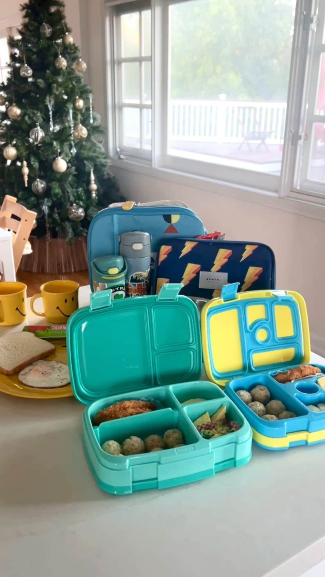 高木りなのインスタグラム：「今週1週間の息子たちの朝ごはんとお弁当。お弁当のおかずが毎日代わり映えせず😅 이번주 일주일간의 두아들 아침과 도시락. 도시락 반찬이 거의 비슷비슷하네요 ㅎ」