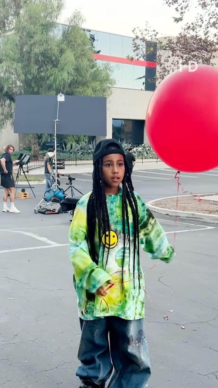 i-Dのインスタグラム：「#NorthWest on set of her i-D cover shoot!🎈 . . . Video @alastairmckimm  #reels #bts」