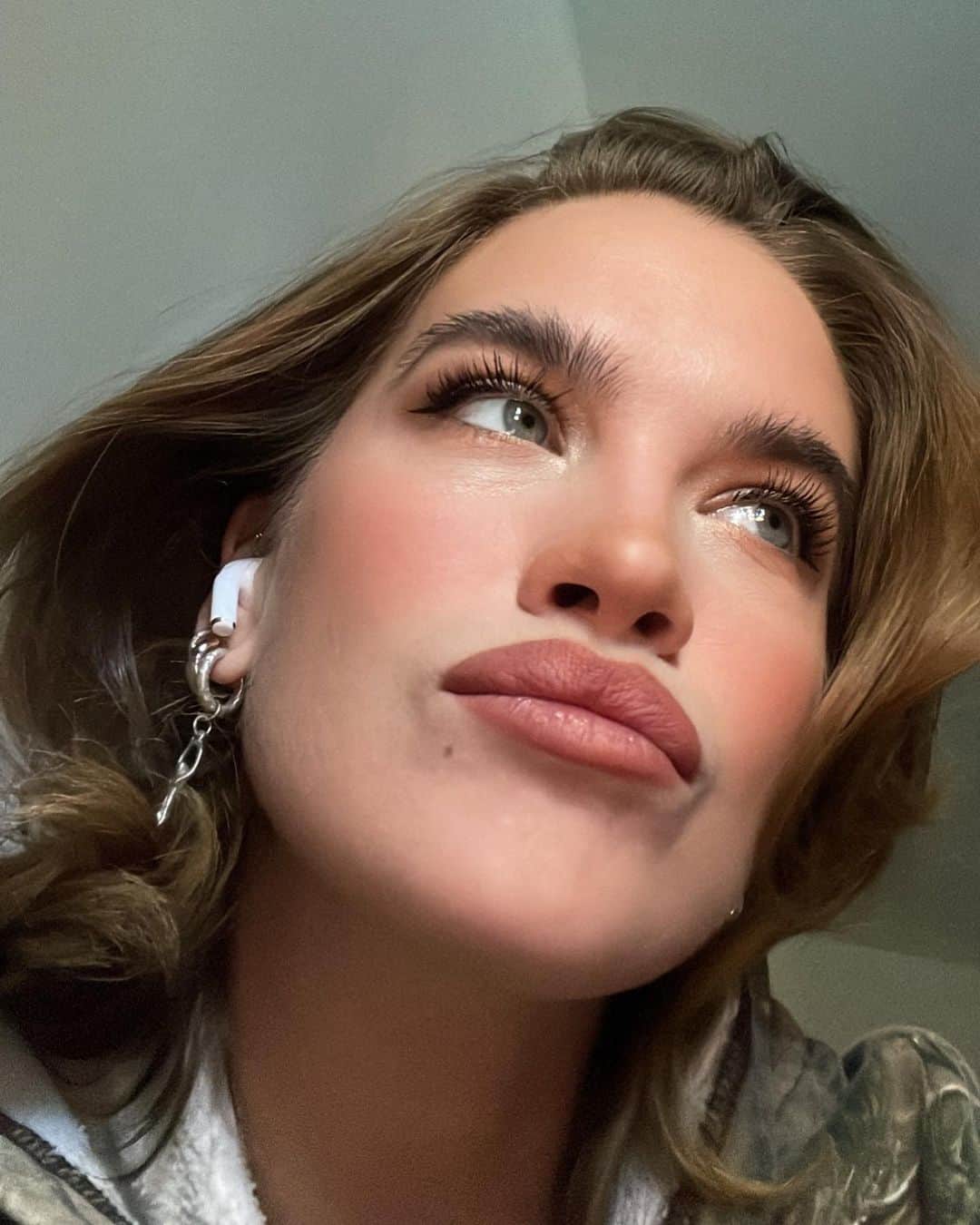 ストーミ・ヘンレイのインスタグラム：「Life has been slaying lately」