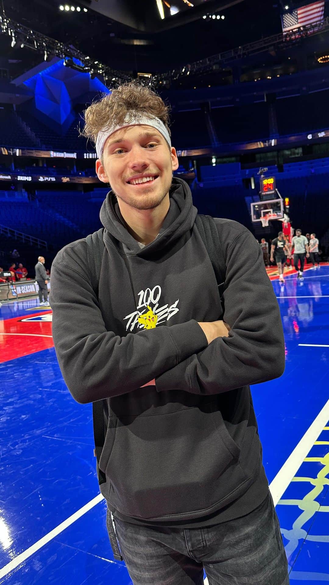 Instagramのインスタグラム：「Where there’s basketball, there’s @jesser (Jesser). 🏀 📍 🗺️ ⁣ ⁣ The 24-year-old creator and hoops enthusiast touched down in Las Vegas this week for the culmination of the @nba’s inaugural In-Season Tournament. Follow along as he taps into the action on and off the court and stay tuned to see who lifts the cup tonight. ⁣ ⁣ Music by @laflare1017」