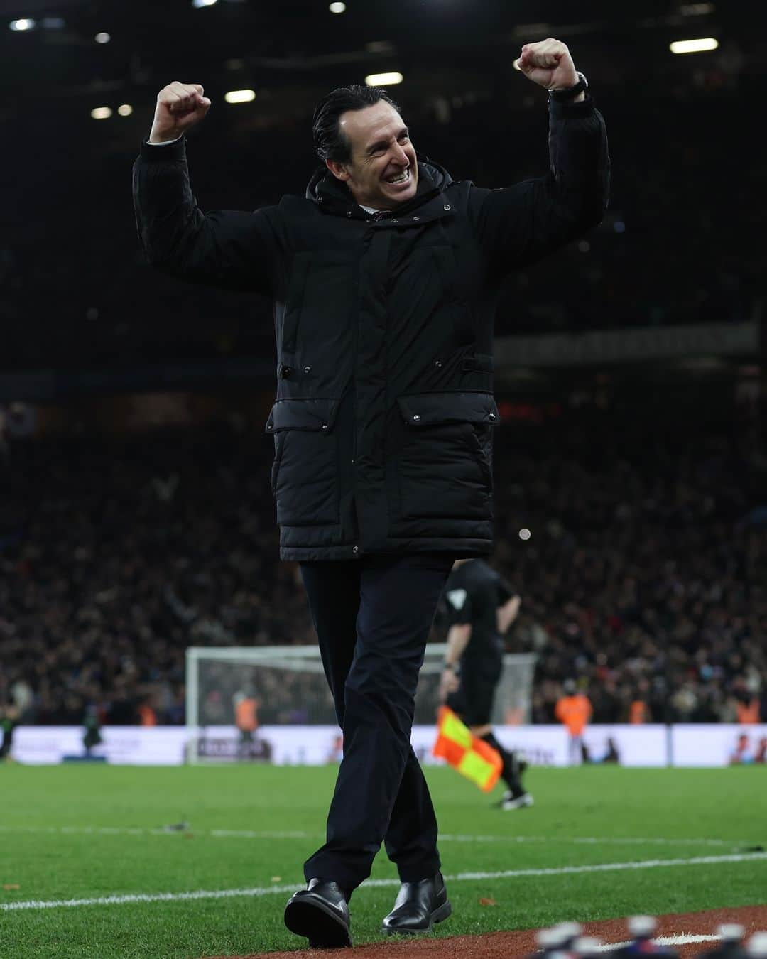 アストン・ヴィラFCのインスタグラム：「Unai Emery is the ONLY manager in the 149-year history of Aston Villa Football Club to win 1️⃣5️⃣ consecutive home league games. 👑」