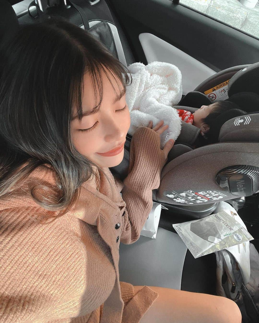 VIENNAさんのインスタグラム写真 - (VIENNAInstagram)「産後2週間診断のお出かけ♪👶🏼 車が落ち着くみたい」12月10日 11時40分 - viennadoll_official