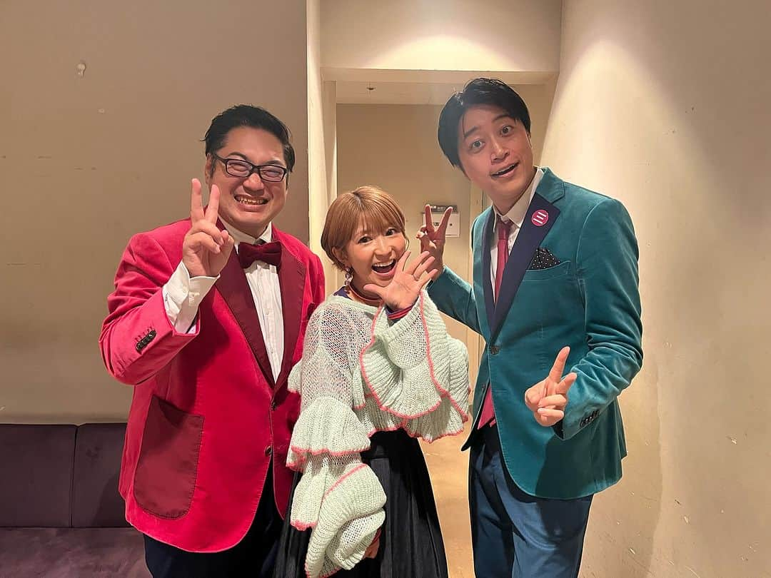 高倉陵さんのインスタグラム写真 - (高倉陵Instagram)「矢口真里さんと イベント司会させて頂きました！！ 楽しかったぁー！！ 生LOVEマシーンも観られて 三拍子漫才もウケて ウォウウォウウォウウォウ♫ な1日でした。  #三拍子 #矢口真里 #モーニング娘。#お笑い芸人 #漫才師 #アイドル #レジェンドアイドル #LOVEマシーン」12月10日 7時41分 - takakulife