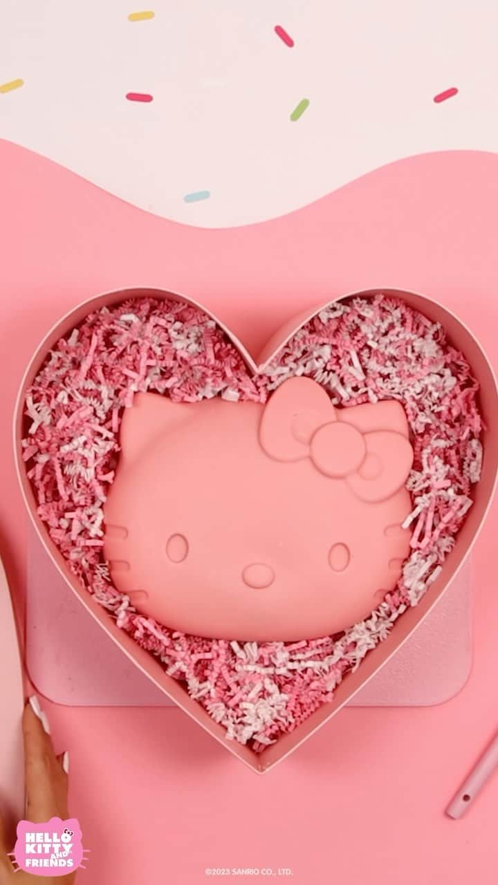 Hello Kittyのインスタグラム：「Make this adorable Hello Kitty chocolate surprise with the Hello Kitty and Friends x @michaelsstores collection! Head over to the #HelloKittyandFriends YouTube channel to learn more. Link in bio.」