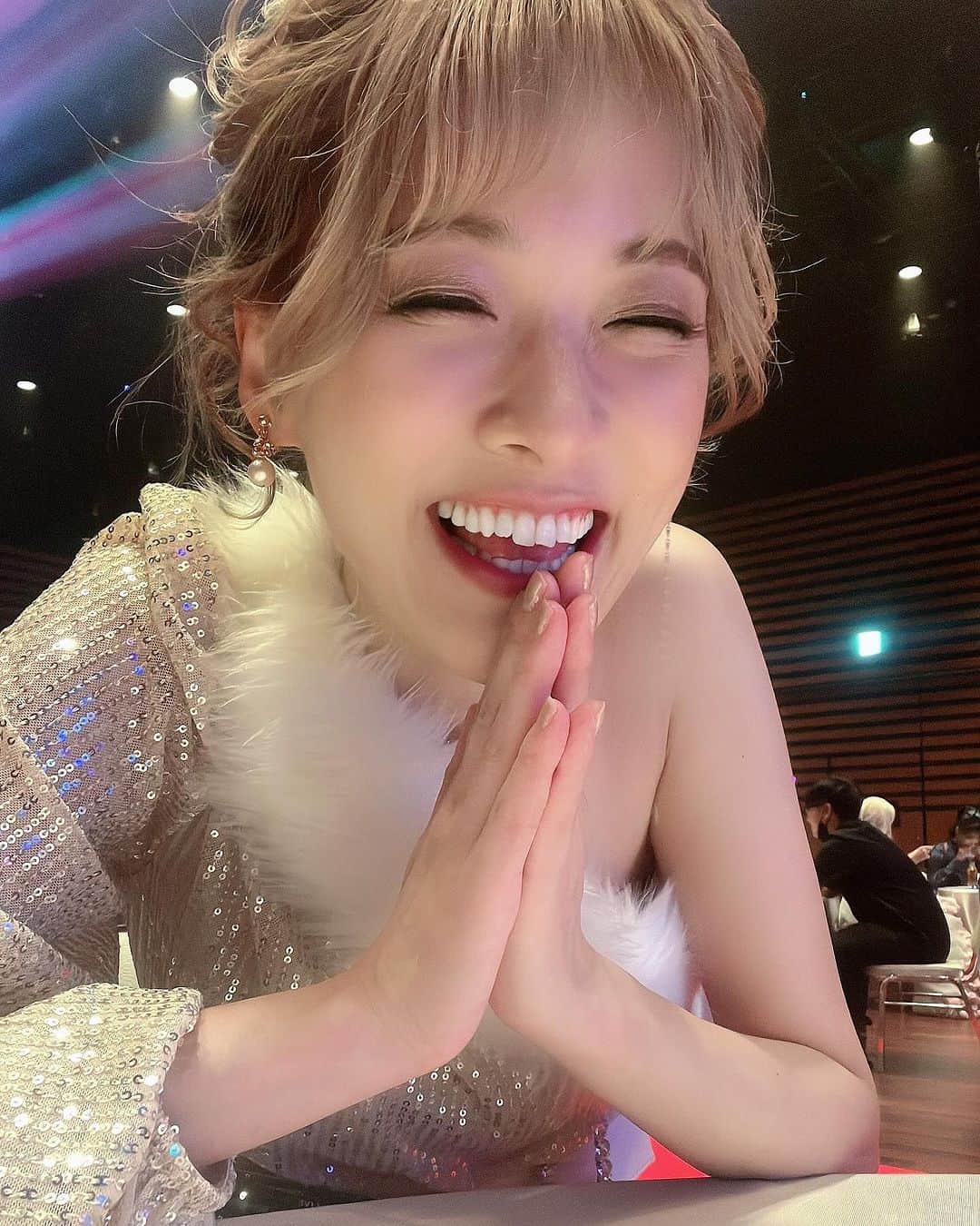 庄毛安那のインスタグラム：「【今年最も輝いたクリエイターを目指して】  いよいよ今年1番目指してきた場所への挑戦が始まります🏆  12/13(水)TikTok ALL STARSが開催されます。 今年最も活躍したTikTok LIVEクリエイターが視聴者投票で決定致します。 圧ねぇ🤪は今年も音楽部門にノミネートされています。 一緒に最高の景色を見たいです🕊️ 圧ねぇの挑戦🔥 一緒に応援してくださると嬉しいです！ 投票を宜しくお願いします🙇  (投票方法） 投票時間17:30〜18:20迄　 ※当日の進行により時間が前後する可能性あり ①TikTokアカウントがあれば誰でも投票可能 ②TikTok_live_japan公式より視聴 https://www.tiktok.com/@tiktok_live_japan?_t=8i3DF9hjIQ5&_r=1 ③投票時間になると「TikTok ALL STARS投票受付中」のバナーが配信画面右上に出ます。 ④バナーをタップ ※画像参照　画像は去年のバナーです。 ⑤イベントページを開いたら下にスライドして圧ねぇに投票👆 ※画像参照  簡単に説明すれば、投票時間になったらTikTok LIVE Japanから視聴し、バナーを開いて投票ボタンを押すだけ！ 投票は簡単で15秒もあれば出来ます👍✨  圧ねぇ🤪パフォーマンスは6番目！ 新曲の「Determination」を披露！  見事投票数1位に輝くとTikTok全体のAWARDでの表彰とTikTok日本代表アメリカへ🇺🇸  TikTok LIVEを盛り上げる一人になりたいと宣言して1年、 皆さんにとって「圧ねぇ」はどんな存在でしたでしょうか？ 当日も一人でも多くの方に投票頂けるように精一杯パフォーマンスします🌹🎙️ 大いにお楽しんで下さると嬉しいです🤣 気に入ったら投票を宜しくお願いします🙇 他、エンターテイメント部門、ゲーム部門、ギフト部門と人気クリエイターが続々登場！ TikTok ALL STARS 2023  みんなで盛り上がって行きましょうー🙌」