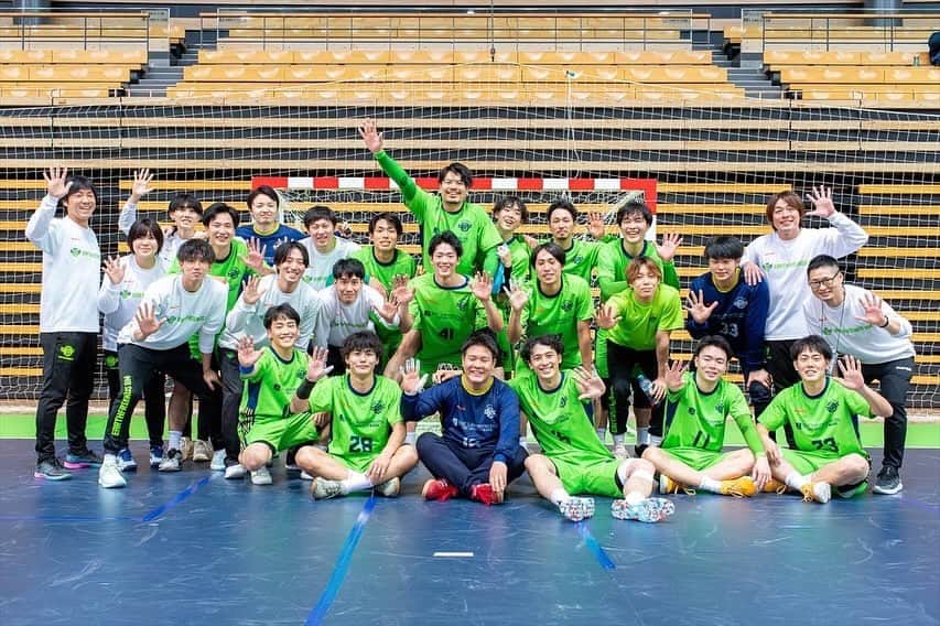 宮崎大輔のインスタグラム：「2023年日本リーグ最終、 コラソン戦 勝つことが出来ました。 これで5勝！ 勝てる事が本当に嬉しい。 選手たちに感謝❗️ 日本選手権頑張ります‼️  #ハンドボール #最終節 #勝利 #感謝 #handball」