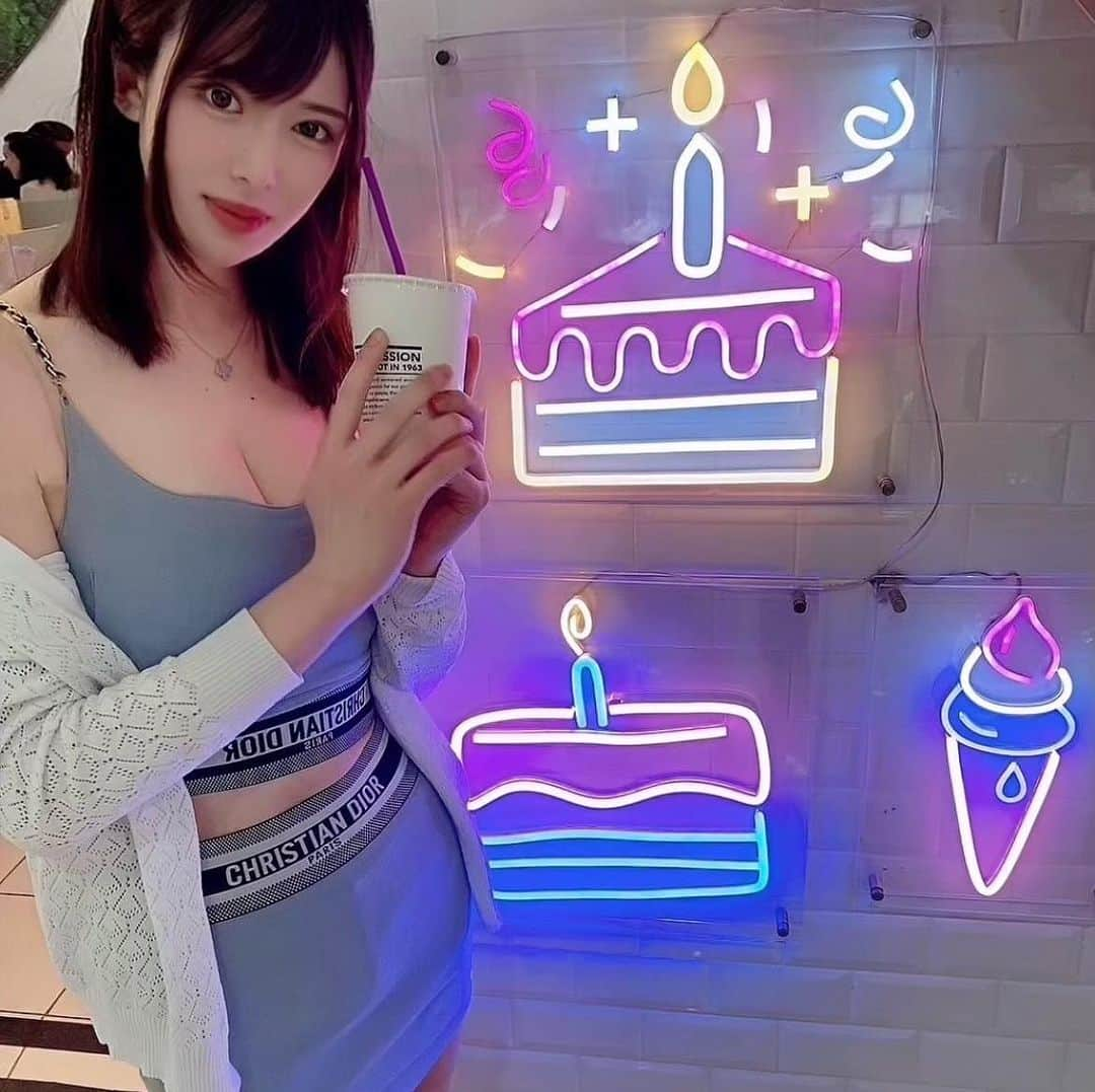 辻井ほのかさんのインスタグラム写真 - (辻井ほのかInstagram)「Do you like cakes and sweets？💖🤍  #sweet  #cute  #beauty  #lovely #日本女孩 #日本美女 #性感女演員 #日本性感女星」12月10日 9時24分 - 5.tsujihoka