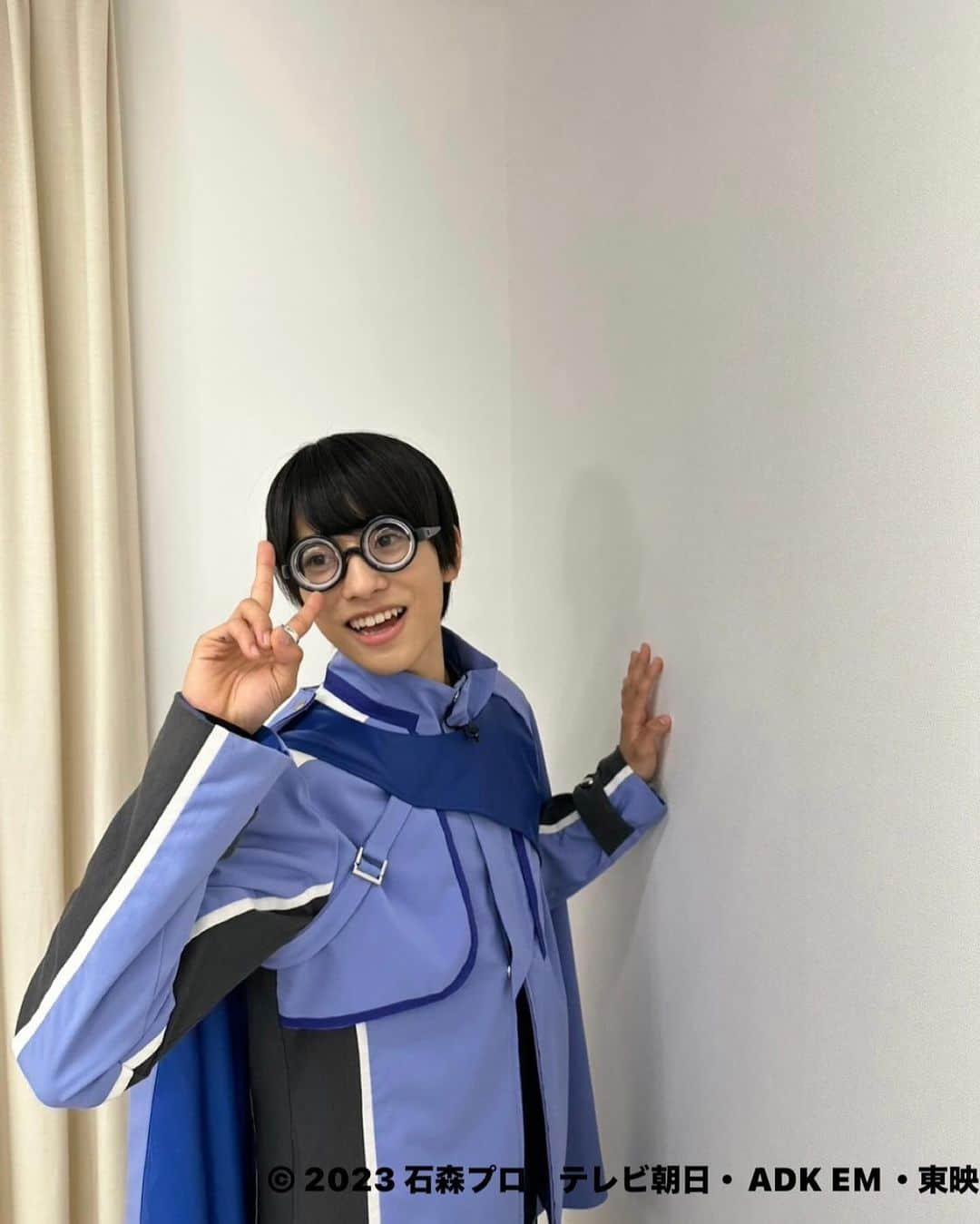 本島純政さんのインスタグラム写真 - (本島純政Instagram)「仮面ライダーガッチャード第14話 「パクっとレックス！キケンなエックス」 ありがとうございました！  また新たなレベル10のケミーが登場してきましたね！ エックスレックスの力を借りた宝太郎がどう戦うのかも次回お楽しみに！  ホッパー1と宝太郎過去に会っていたんですかね？？  あ、この4枚目の写真は笑 裏仮面ライダー是非見てくださいね✨  #仮面ライダーガッチャード #一ノ瀬宝太郎 #本島純政」12月10日 9時33分 - junsei_motojima