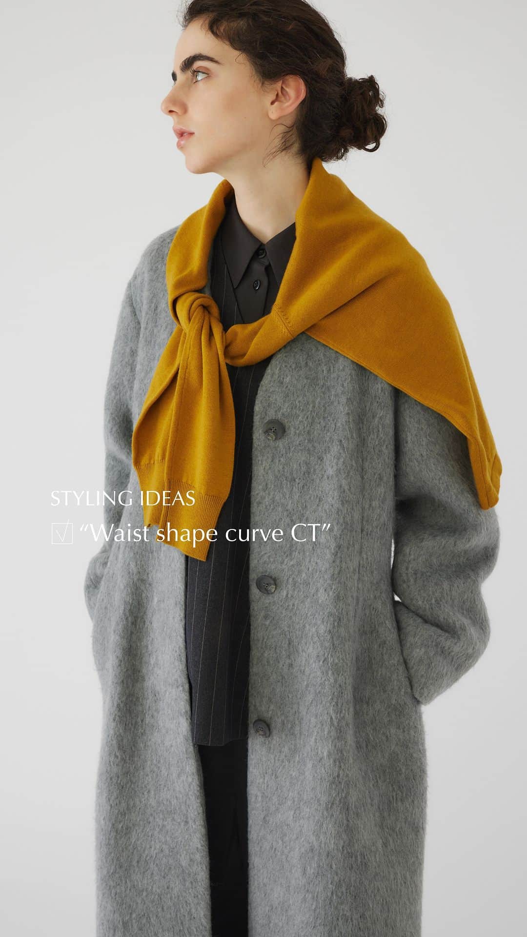 RIM.ARK（リムアーク）のインスタグラム：「RIM.ARK STYLING IDEAS②  ☑️Waist shape curve CT ¥52,800   ノーカラーでシンプル、曲線を描くネックラインやシェイプさせたウエストのラインにこだわり、スタイリッシュに着ていただける Waist shape curve CT 毛足の長いシャギーだからこそミニマルなシルエットで素材感が際立つ優秀コート  今回はWaist shape curve CTにフィーチャーし RIM.ARKらしい着こなしをご紹介  フル動画はオフィシャルサイトにて公開中です。」