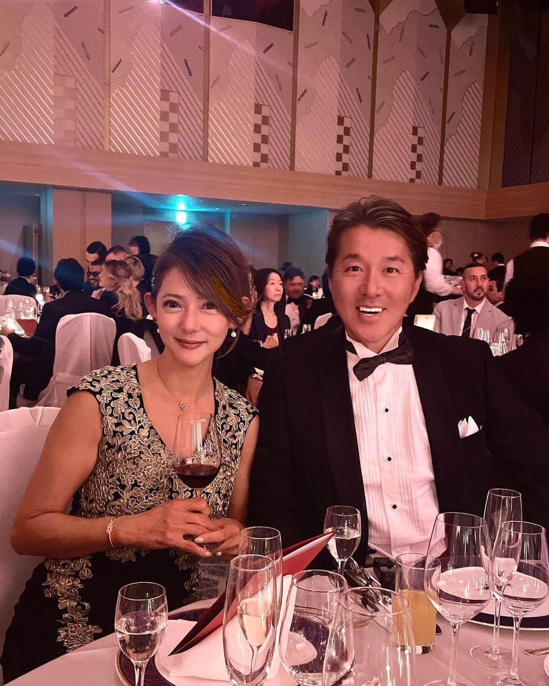 箕輪玖美のインスタグラム：「ICCJ Gala Dinner & Concert 2023 in Tokyo✨ 在日イタリア商工会議所のガラパーティへ🥂 ・ ・ コロナ明け久々のドレスとブラックタイ👗楽しんで来ました😊 ・ ・ お誘い頂いた主人の友人ご夫妻様、 ありがとうございました✨✨✨  #iccj #gara #目黒雅叙園  #dinner #party #dress #ご縁に感謝 #箕輪玖美」