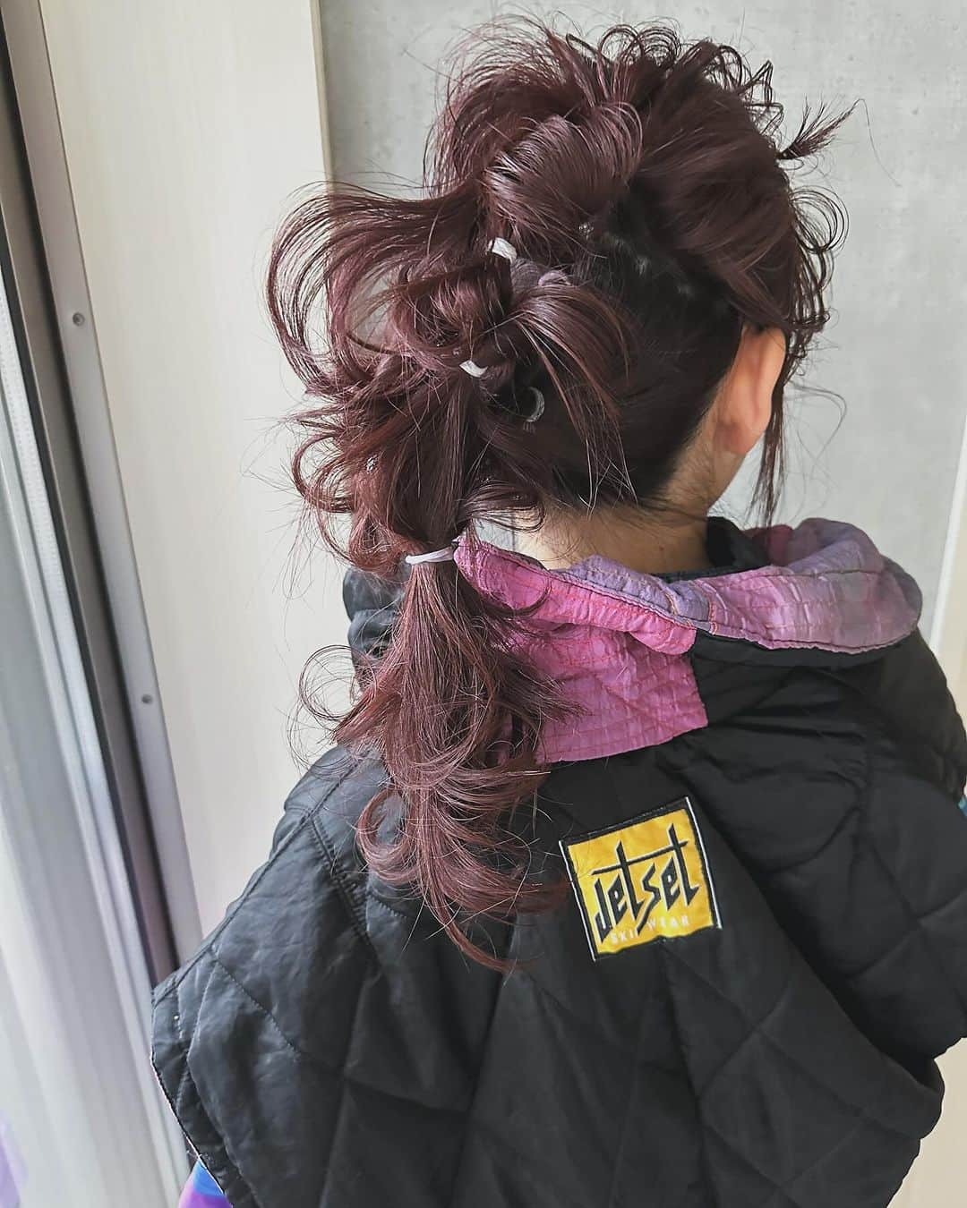 カワノ ヨウヘイさんのインスタグラム写真 - (カワノ ヨウヘイInstagram)「先日のセミナースタイル✨ ✴︎ ファッションに合わせてアレンジも。 ✴︎ 顔まわりにストレートを残して、やりすぎないを意識して✨✨ ✴︎ モデルは　@akane_jilljanne さん。 『いつもの自分じゃないみたいです✨』は最高の褒め言葉でした✨✨✨ ✴︎ ✴︎  ✴︎ ✴︎  GATE.（月火金土） 大阪市北区堂山町1-5 B1 ✴︎ TRUNK（水木日） 大阪市西淀川区野里3-2-19 1F ✴︎ 大人カワイイカラーとヘアアレンジで最高に可愛くさせていただきます✨ ✴︎ ダメージレスなブリーチに透明感あるカラーが得意でお仕事の都合で明るくできない方にも最適なカラーをオススメします✨ ✴︎ 質問や気になることはお気軽にDMしてください。  #大阪美容室#大阪美容師#梅田ヘアアレンジ#御幣島ヘアアレンジ#インナーカラー#デートアレンジ#カジュアルヘアアレンジ#ヘアアレンジ#梅田美容室」12月10日 9時56分 - yoooheeey
