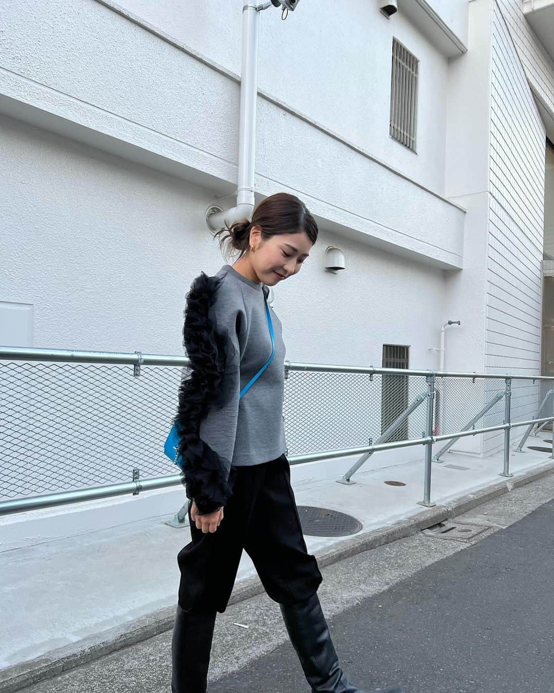 MelonHarunaさんのインスタグラム写真 - (MelonHarunaInstagram)「プレゼントでしてもらった お気に入りスウェット🖤🩶🪽と、最近  あったかくてアウター要らない😊  ・ ・ #ママコーデ」12月10日 19時29分 - melon_867