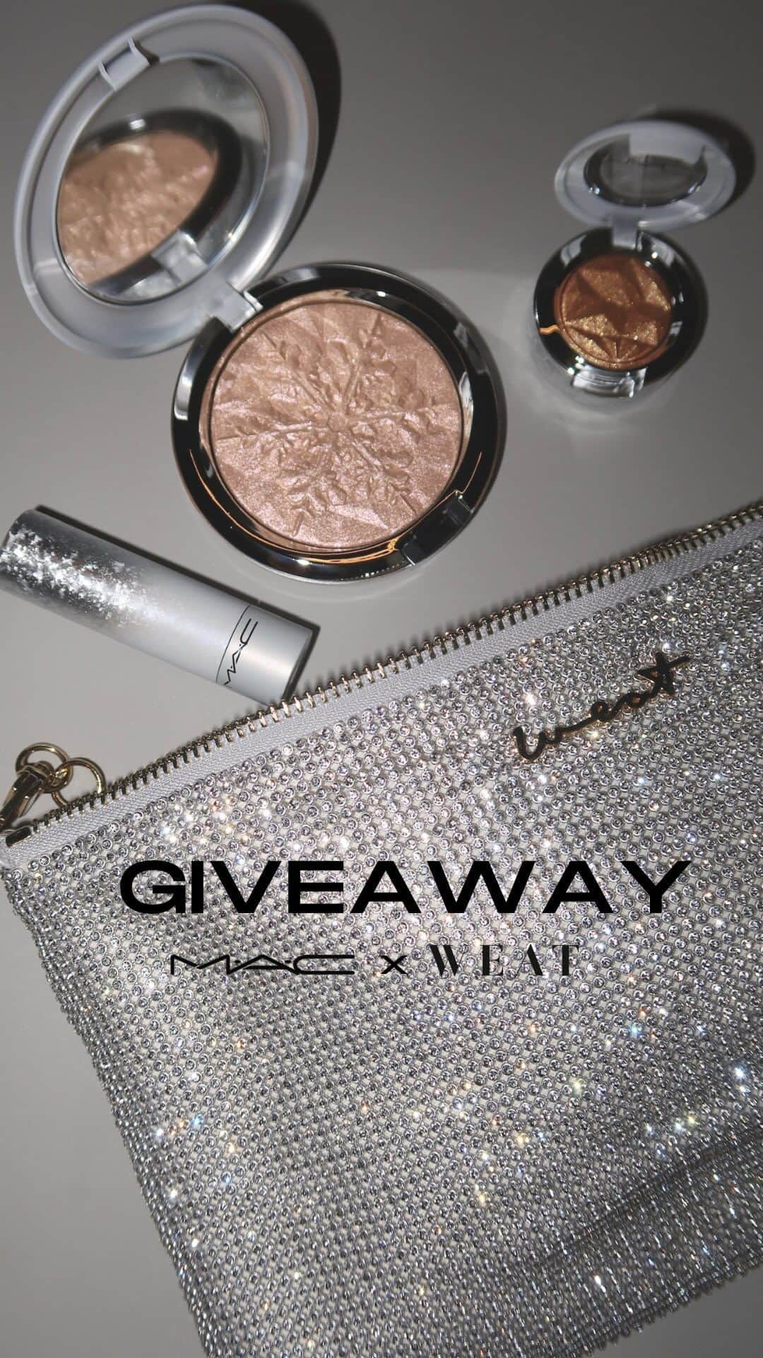 M·A·C Cosmetics Deutschlandのインスタグラム：「Giveaway time! Ready to Shine? 💫  Wir, @weat und @maccosmeticsgermany haben das perfekte Glow Package für euch zusammengestellt. Schimmernde Akzente, perfekt für einen strahlenden Look.🥰✨  Das gibt’s zu gewinnen: 1x Feuchtigkeitsspender und schimmernder Fizzy Feels Lipbalm von @maccosmeticsgermany  1x Extra Dimension Skinfinish und 1x Sparkler Eyeshadow von @maccosmeticsgermany  1x Die glitzernde Statement Crepe Bag Crystal von @weat  ❗️So nimmst du teil: Folge @maccosmeticsgermany & @weat Like diesen Post 👍 Markiere eine Person, die das Glow Package lieben würde!  Gewinnspiel endet am 17.12. um 23:59 Uhr. Der Gewinner wird per Zufall ausgelost und via DM benachrichtigt.  Viel Glück! 🍀 Dieses Gewinnspiel steht in keiner Verbindung zu Instagram und wird nicht von der Plattform gesponsert, organisiert oder unterstützt.」