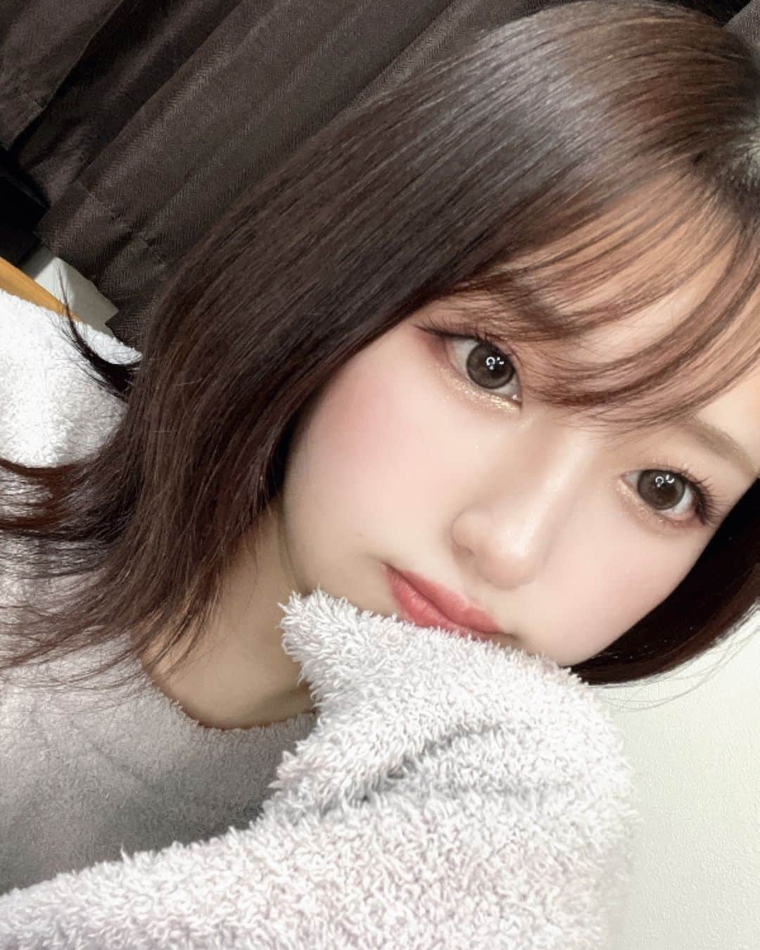 郷杏樹のインスタグラム：「髪の毛伸びるの爆速です🫨」