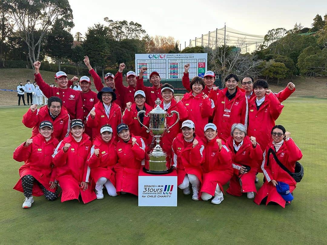 シン・ジエさんのインスタグラム写真 - (シン・ジエInstagram)「Team JLPGA.   熱い応援、本当にありがとうございます。🙇‍♀️」12月10日 20時01分 - jiyai_shin