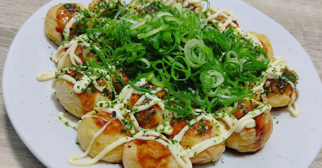 越中睦士さんのインスタグラム写真 - (越中睦士Instagram)「たこ焼き🐙  #たこ焼き #たこ焼きプレート #自炊男子」12月10日 20時07分 - makotokoshinaka
