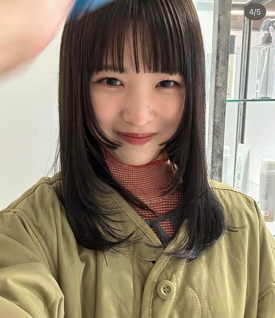 nanukさんのインスタグラム写真 - (nanukInstagram)「ほんのりオリーブ🫒 顔まわりはプツッと✂︎ . hair/ @natsumiii__nanuk  . #guestnanuk .  #アッシュグレー#アッシュカラー #アッシュブラウン#ヘアカラー #透明感カラー #ペールカラー #ペールトーン #ブリーチカラー #ダブルカラー #ハイトーンカラー#ハイトーン #ブリーチオンカラー #髪色 #ケアブリーチ#アッシュベージュ #グレージュ #グレージュカラー #ラベンダーグレージュ＃ラベンダーベージュ #グレージュ #グレージュカラー #アッシュグレー#オリーブカラー#オリーブベージュ」12月10日 20時08分 - nanukhair