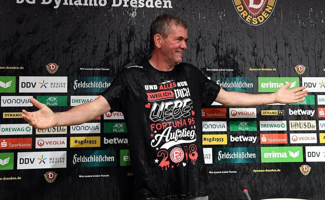 フォルトゥナ・デュッセルドルフのインスタグラム：「Happy Birthday Friedhelm #Funkel 🥳🥳🥳 Alles Gute zum 70. Geburtstag 🍀  • • #f95 #fortuna」